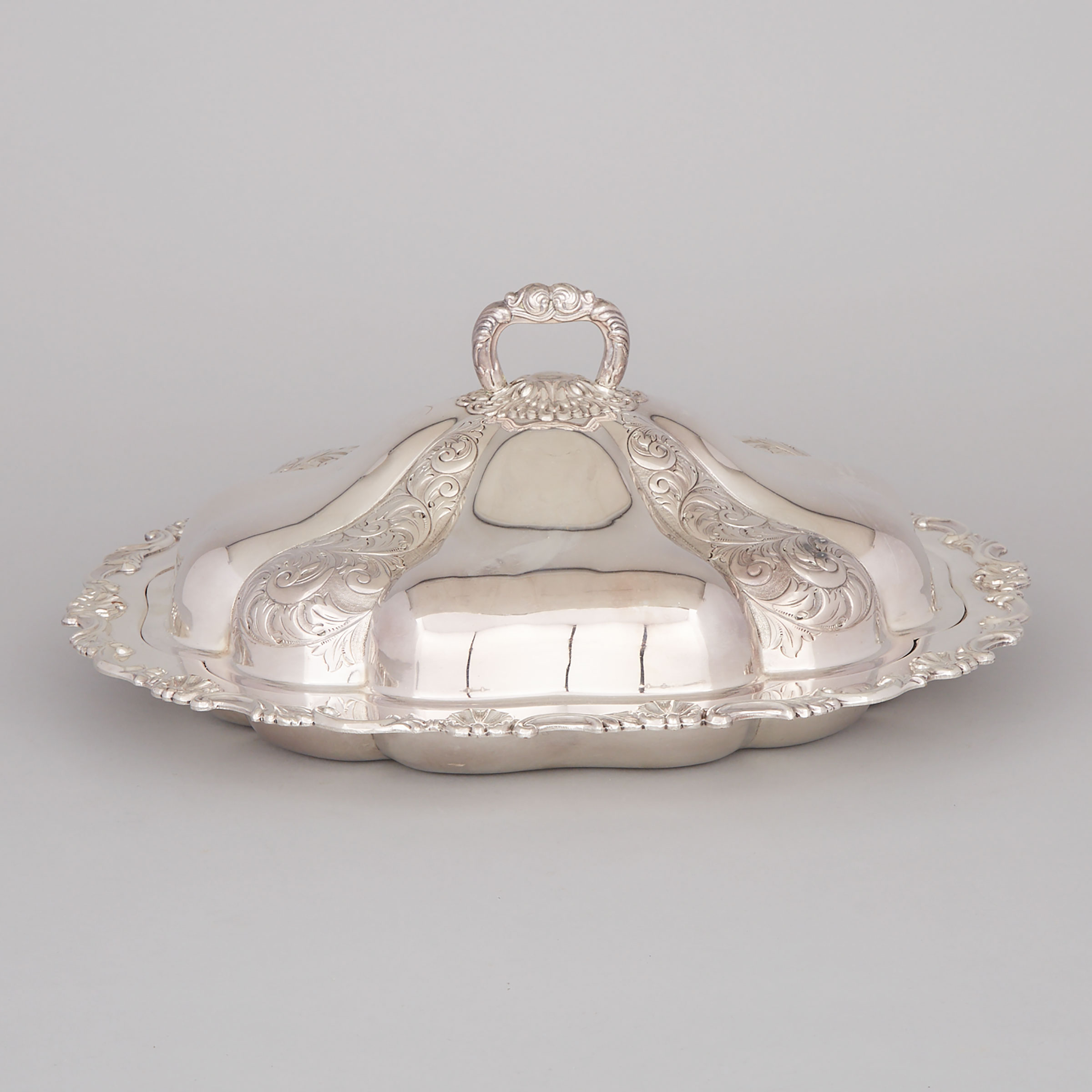 English Silver Plated Large Covered Serving Dish, 20th century