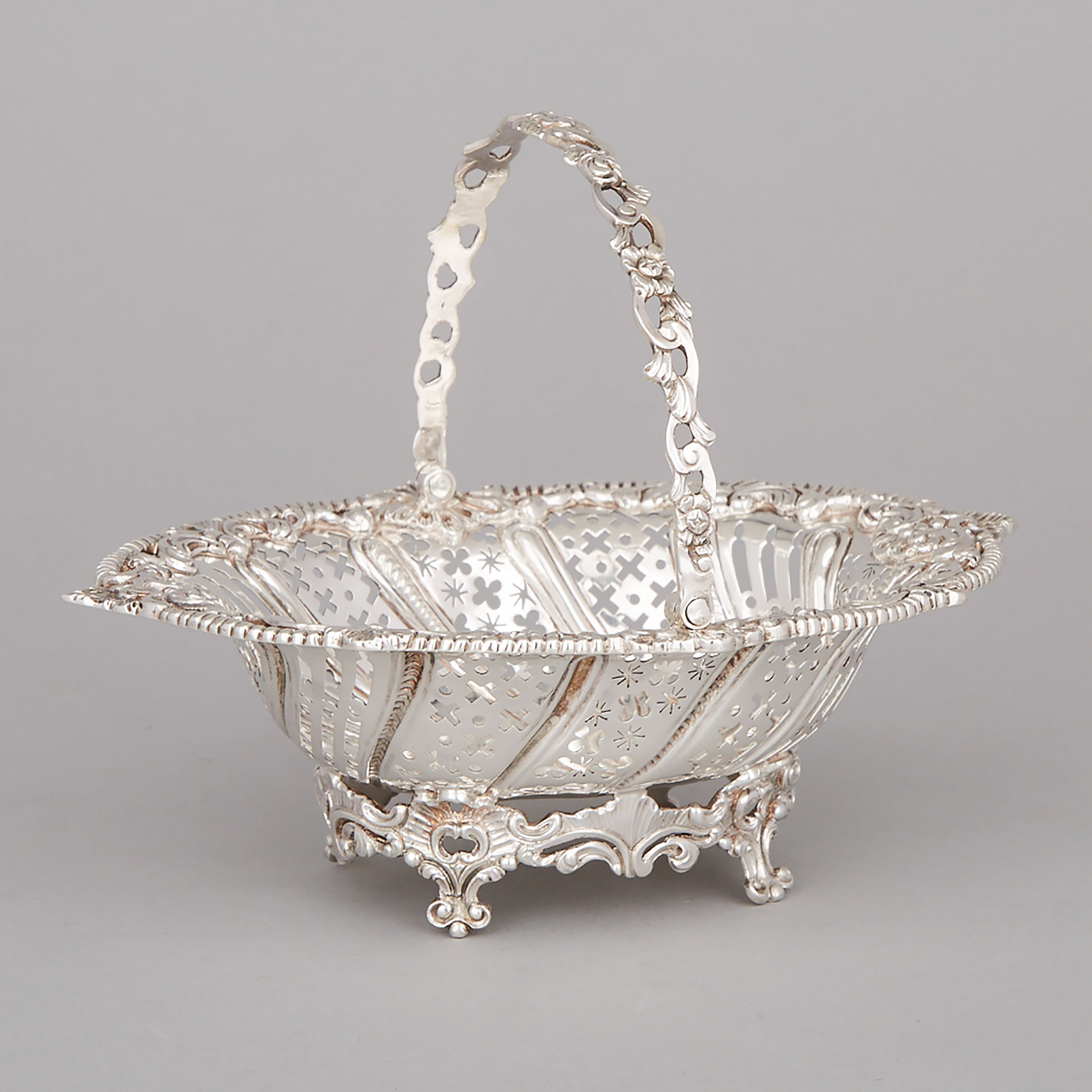 English Silver Pierced Basket, Goldsmiths & Silversmiths Co., London, 1913