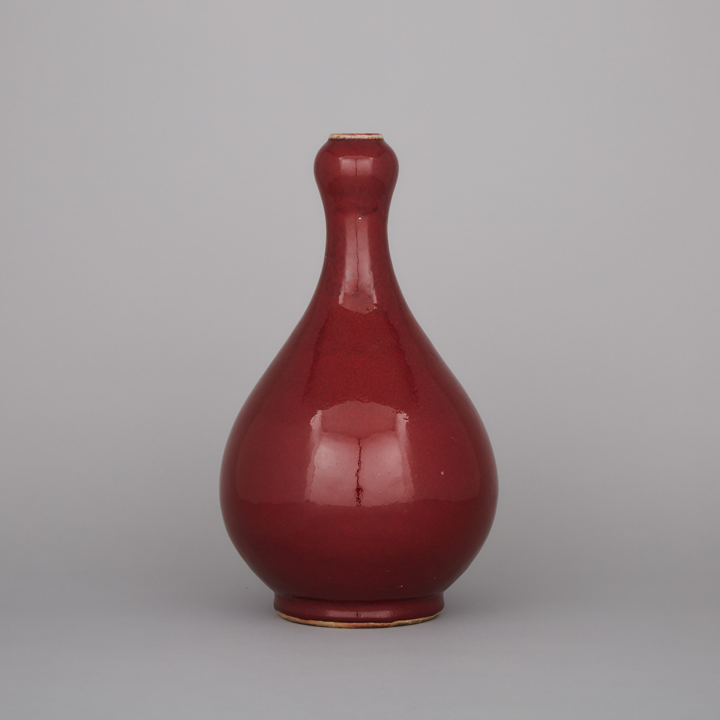 A Red-Glazed Garlic Mouth Vase, 18th/19th Century