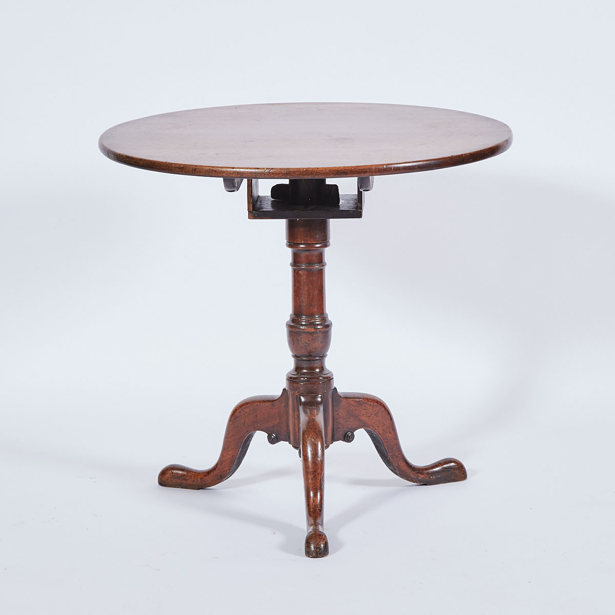 Georgian Chippendale Style Mahogany Tilt Top Tea Table, 18th century