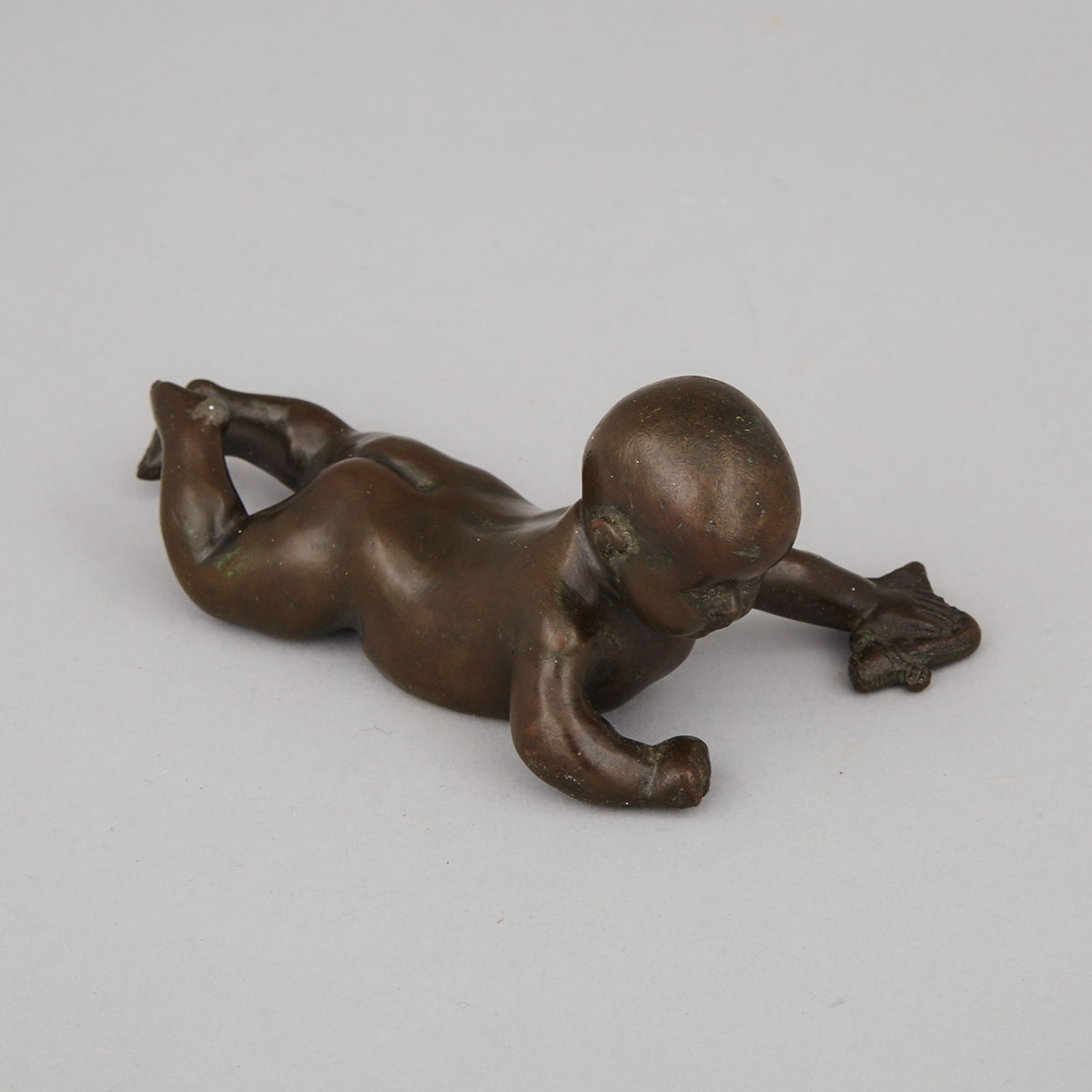 Italian Patinated Bronze Model of a Crawling Baby, Giorgio Sommer Foundry, Naples, early 20th century