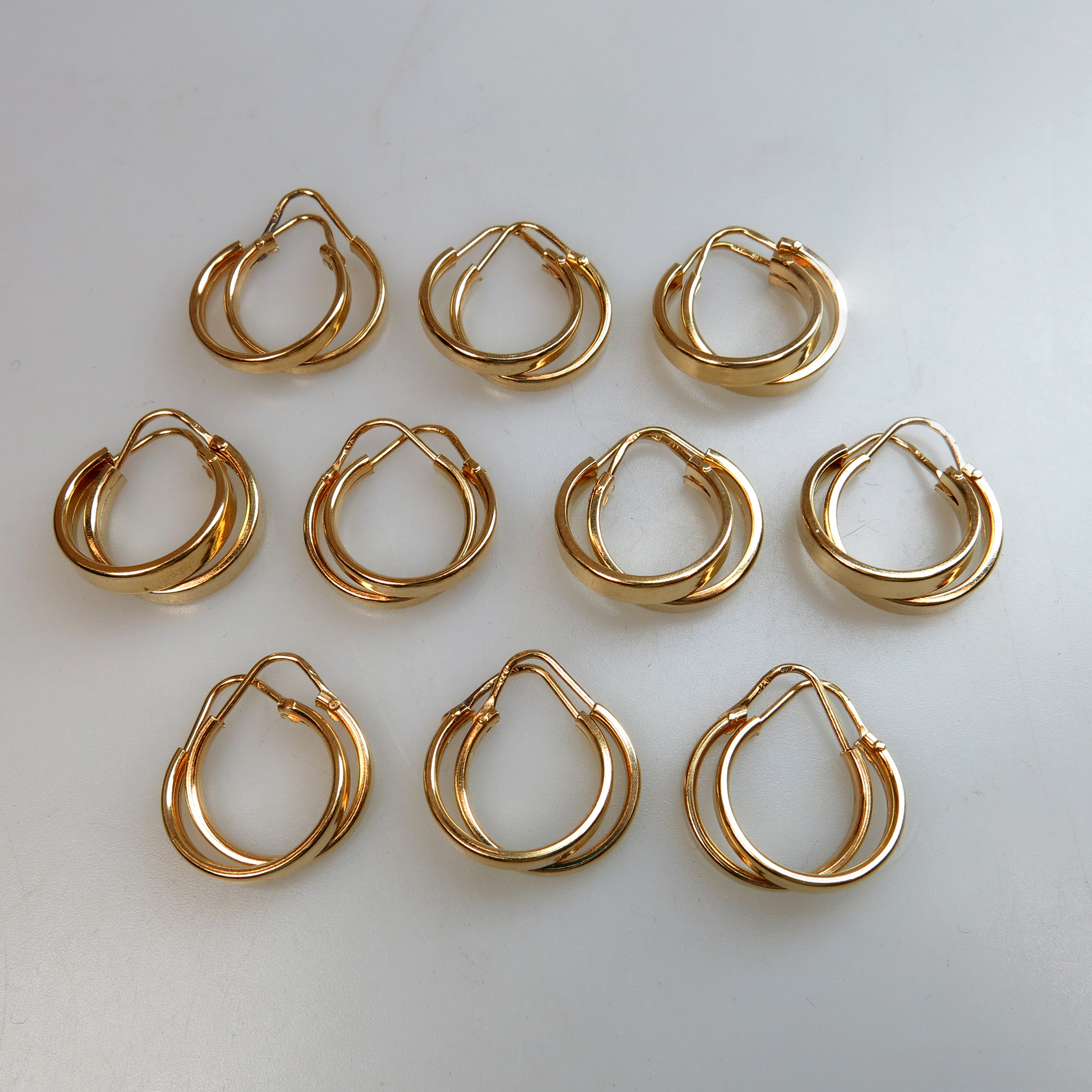 10 x 18K Yellow Gold Hoop Earrings