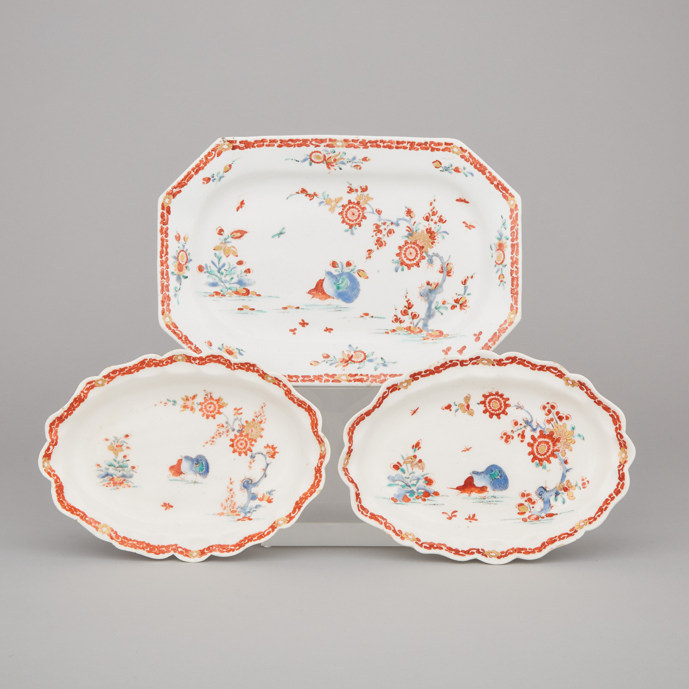 Bow Kakiemon 'Two Quail' Pattern Tray and Two Small Dishes, c.1760