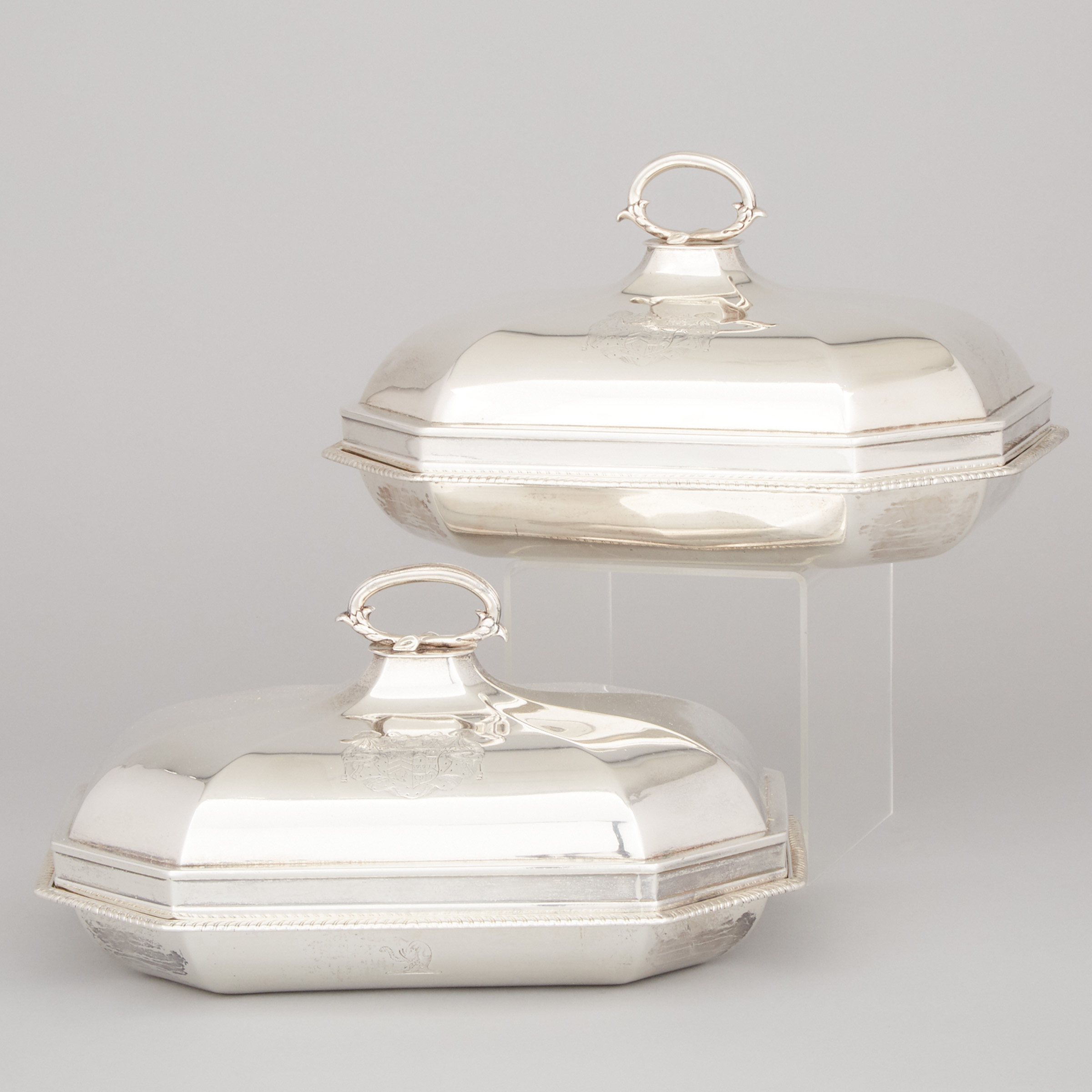 Pair of George III Silver Covered Entrée Dishes, Richard Cooke, London, 1799