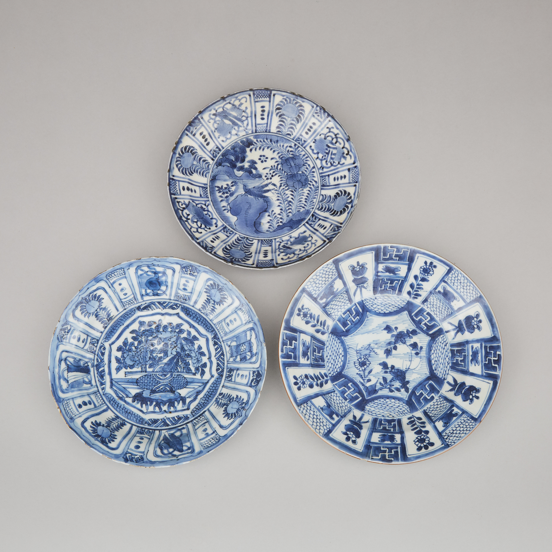 A Group of Three Blue and White Kraak Porcelain Dishes, 16th/17th Century