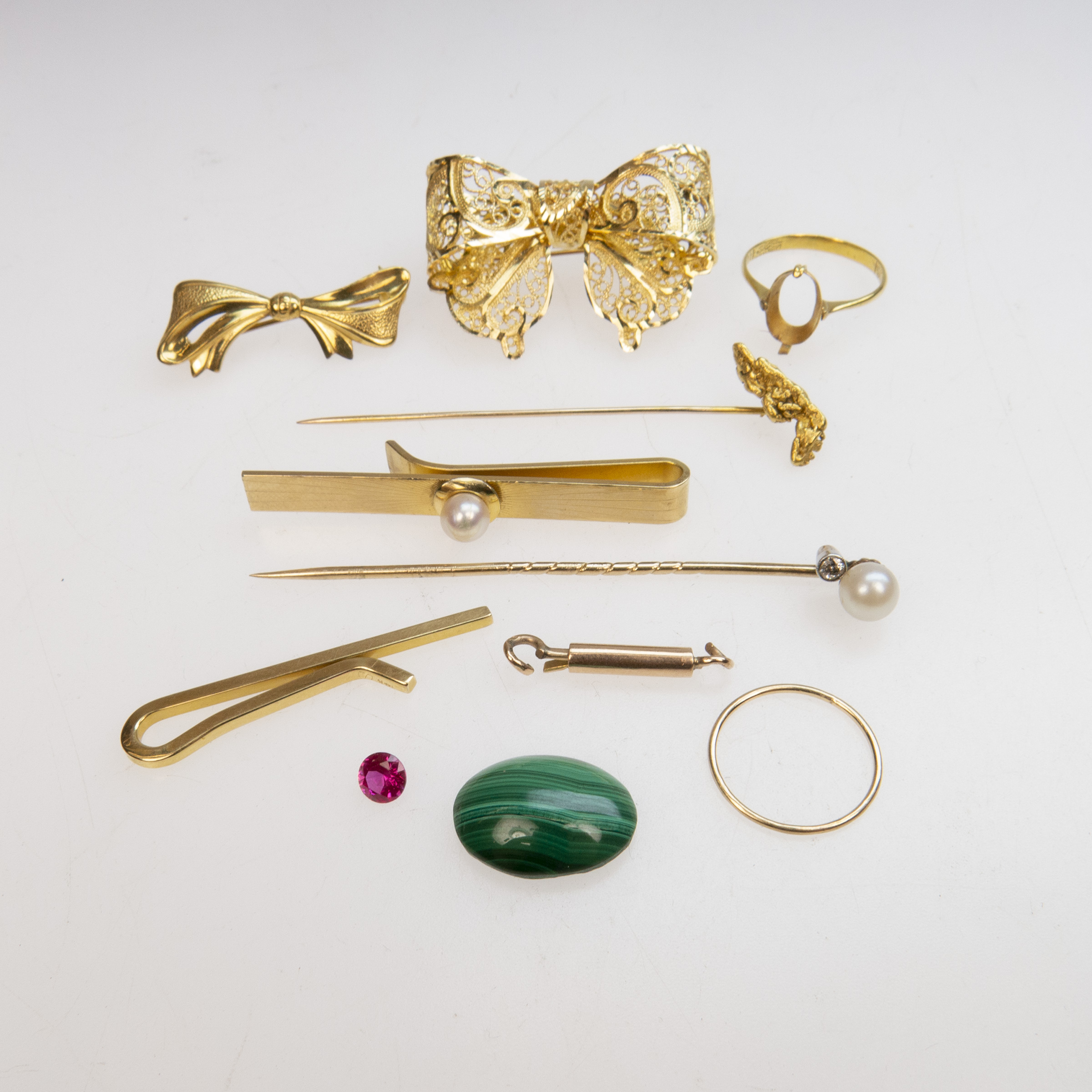 Small Quantity of Gold and Gold-Filled Jewellery
