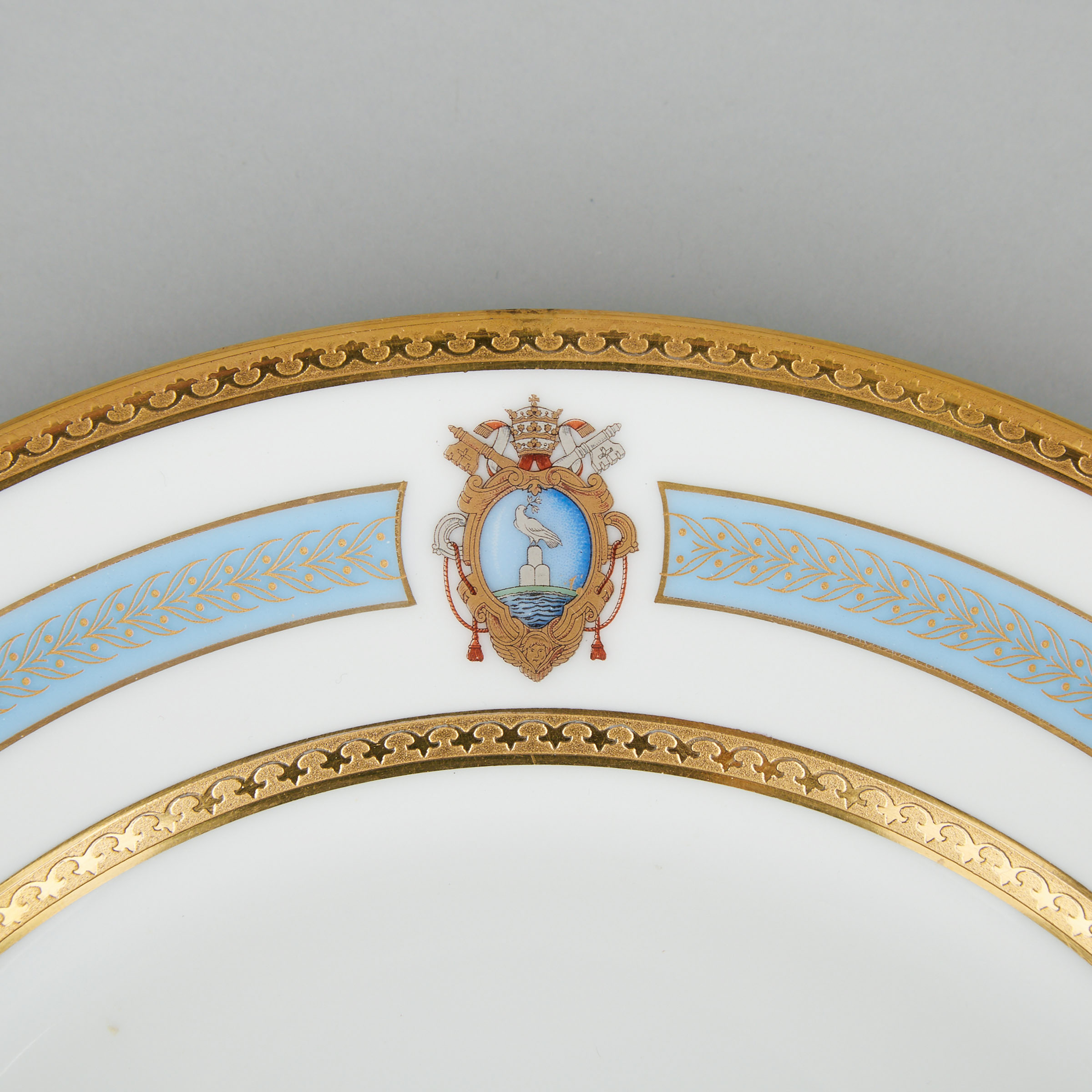 Heinrich Armorial Service Plate for Pope Pius XII, Eugenio Pacelli, mid-20th century