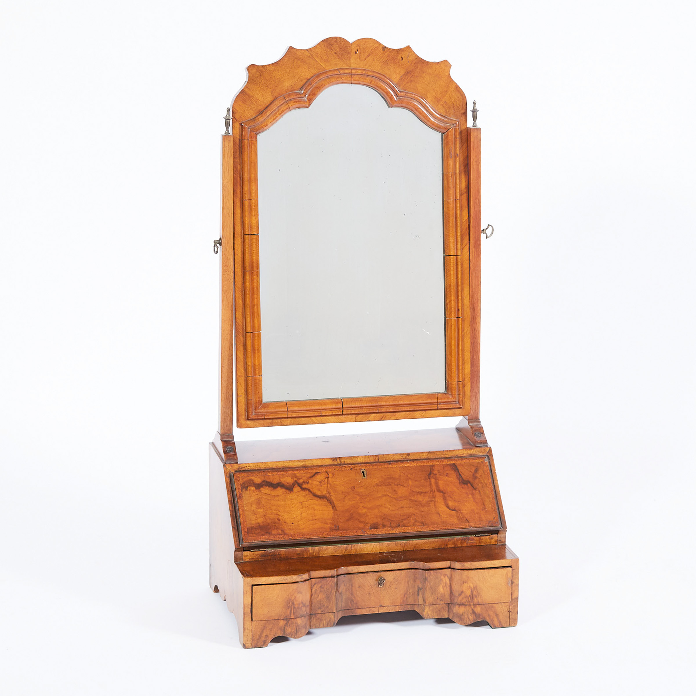Queen Anne Figured Walnut Dressing Mirror, early 18th century