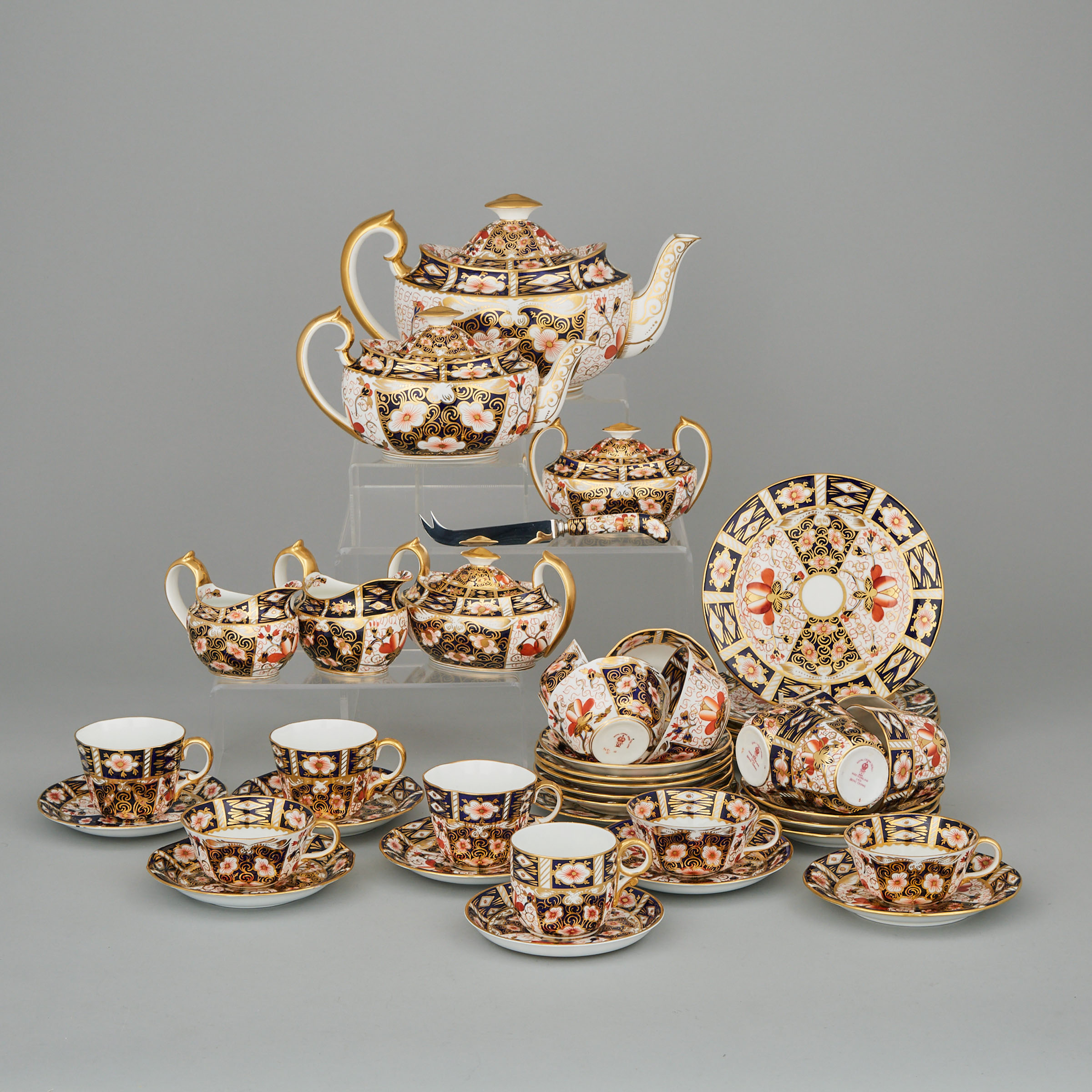 Royal Crown Derby 'Imari' (2451) Pattern Tea Service, 20th century