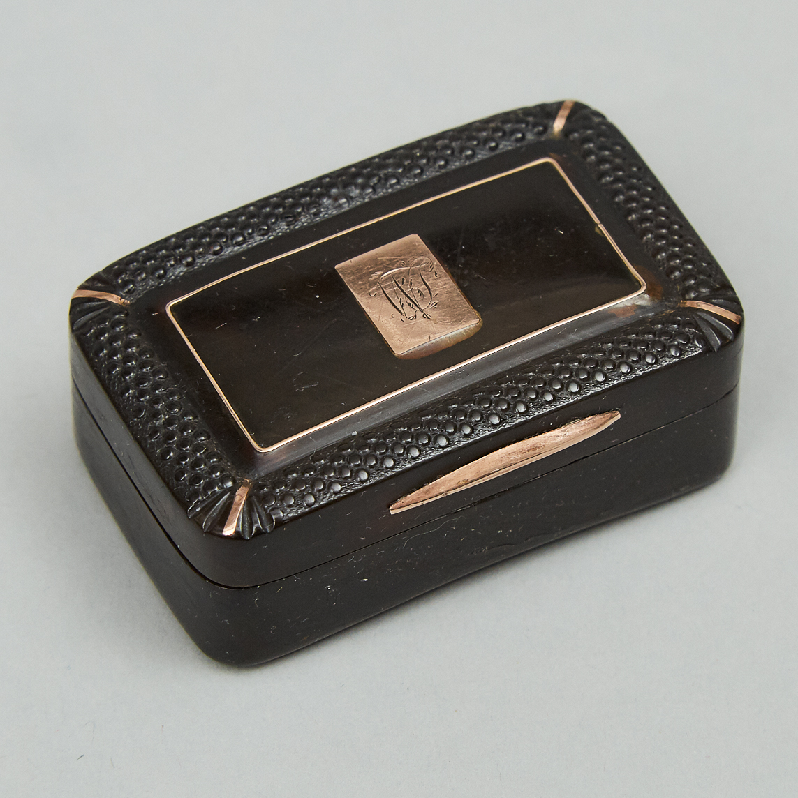 George IV Tortoiseshell and Rose Gold Snuff Box, early 19th century
