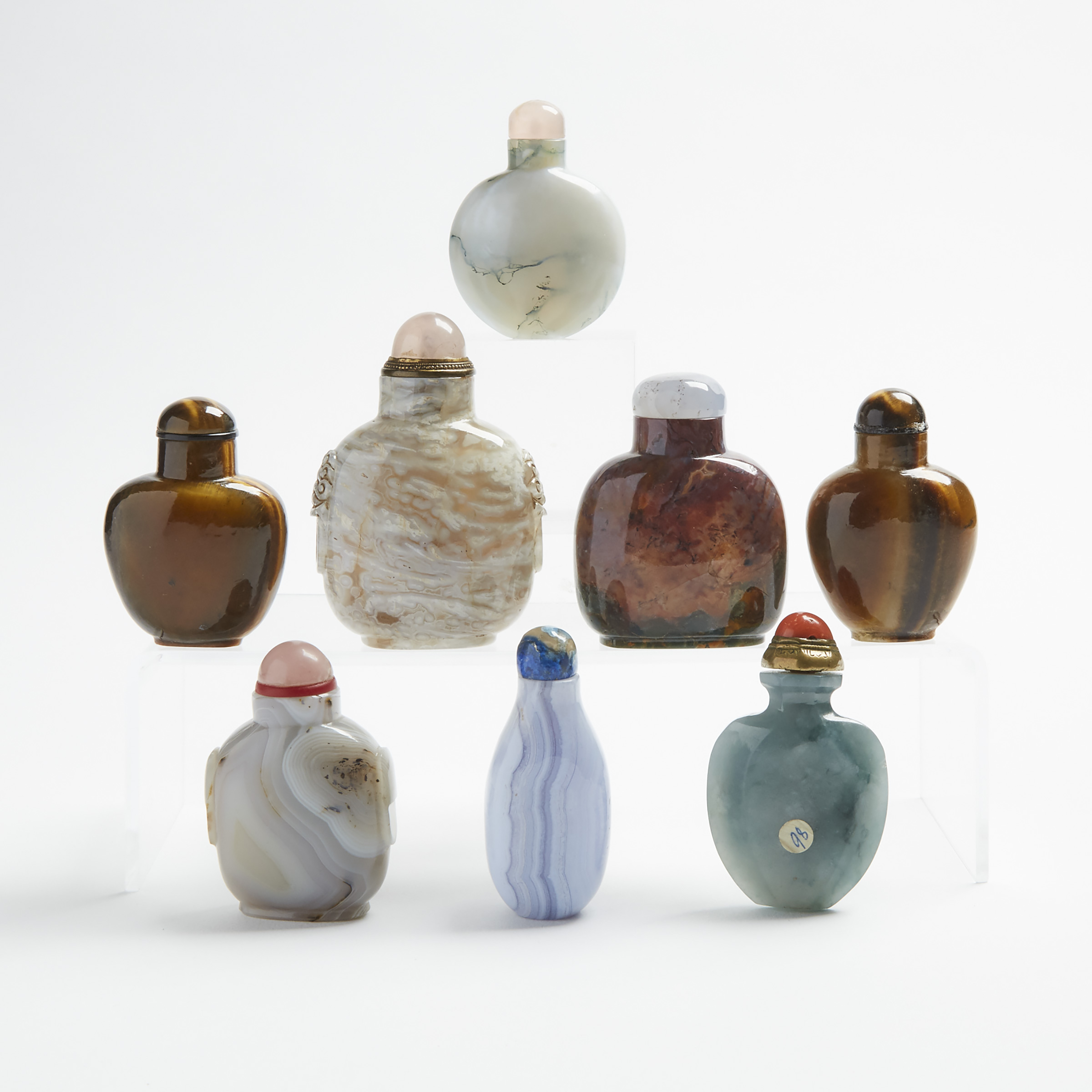 A Group of Eight Agate Snuff Bottles, 19th/20th Century