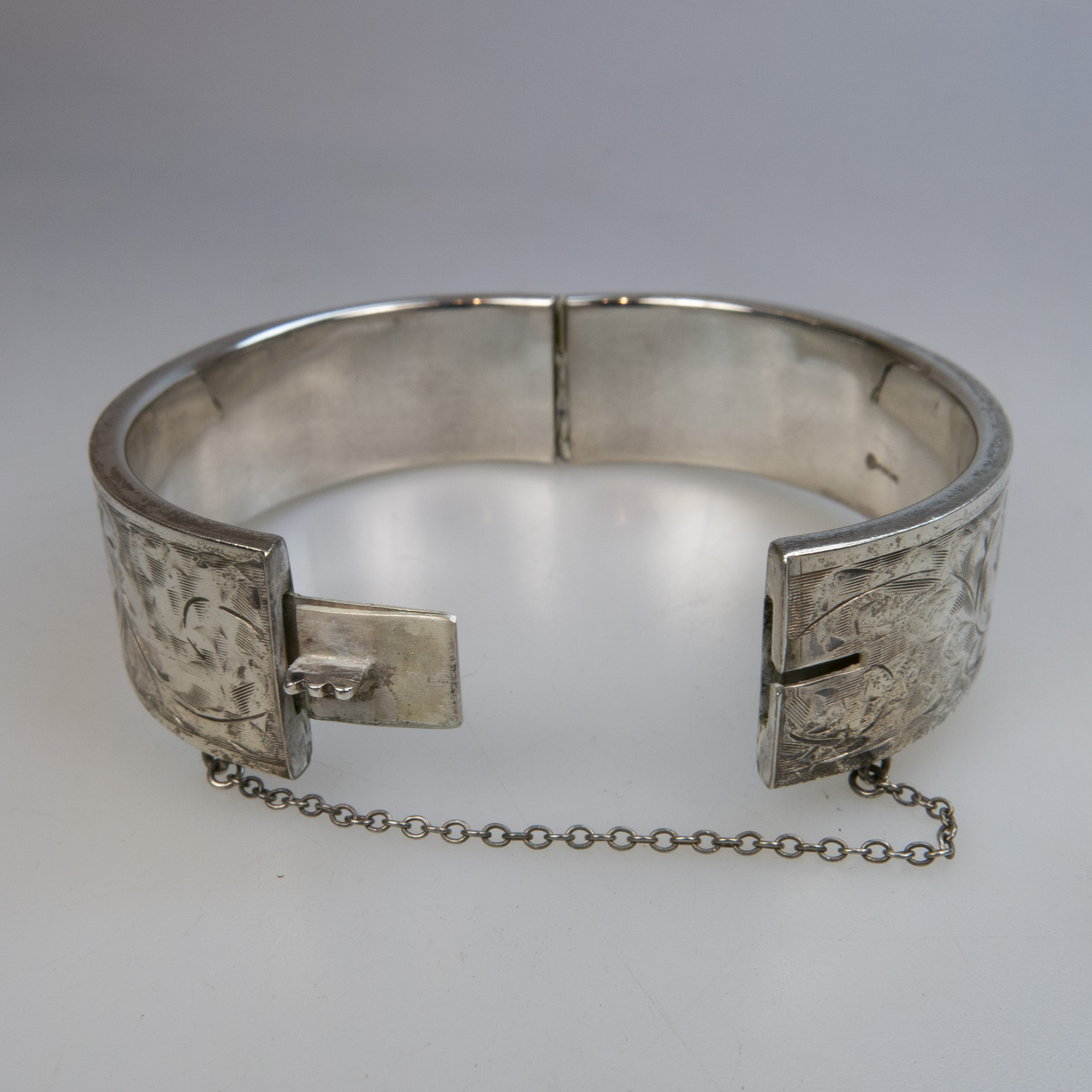 Ronald J. Wyancko American Sterling Silver Hinged Bangle