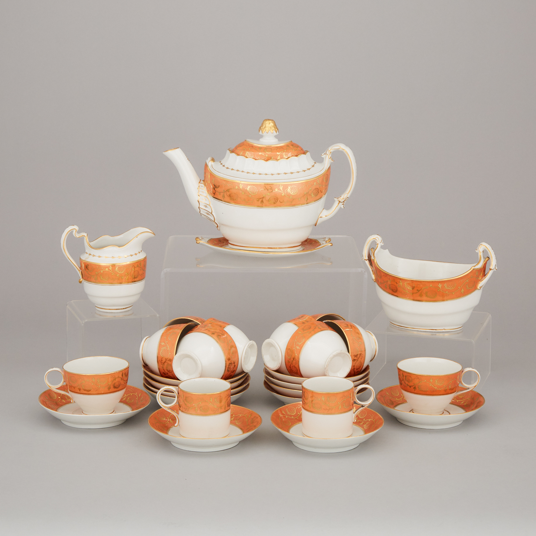 Barr Worcester Orange and Gilt Strawberry Banded Tea Service, c.1800
