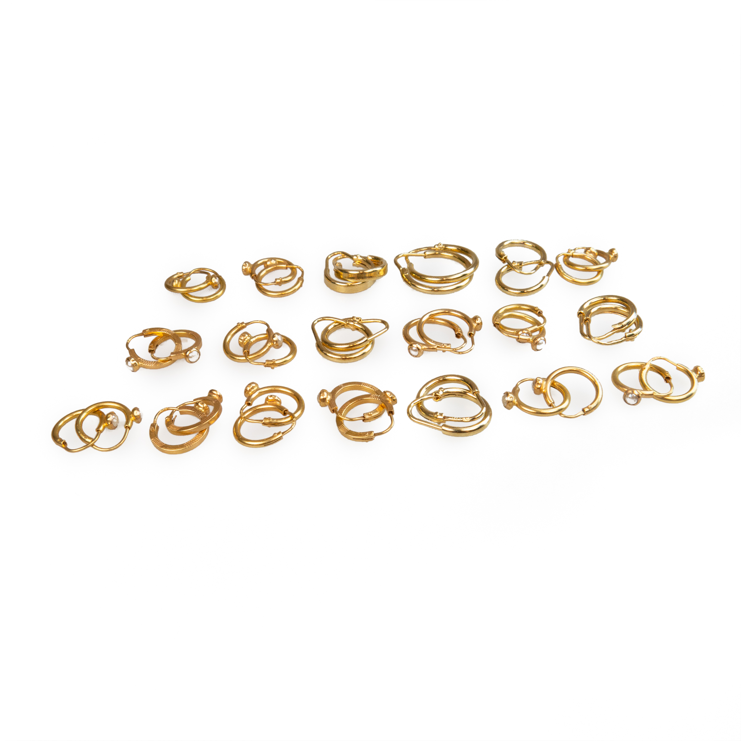 19 x Pairs Of 18k Yellow Gold Hoop Earrings