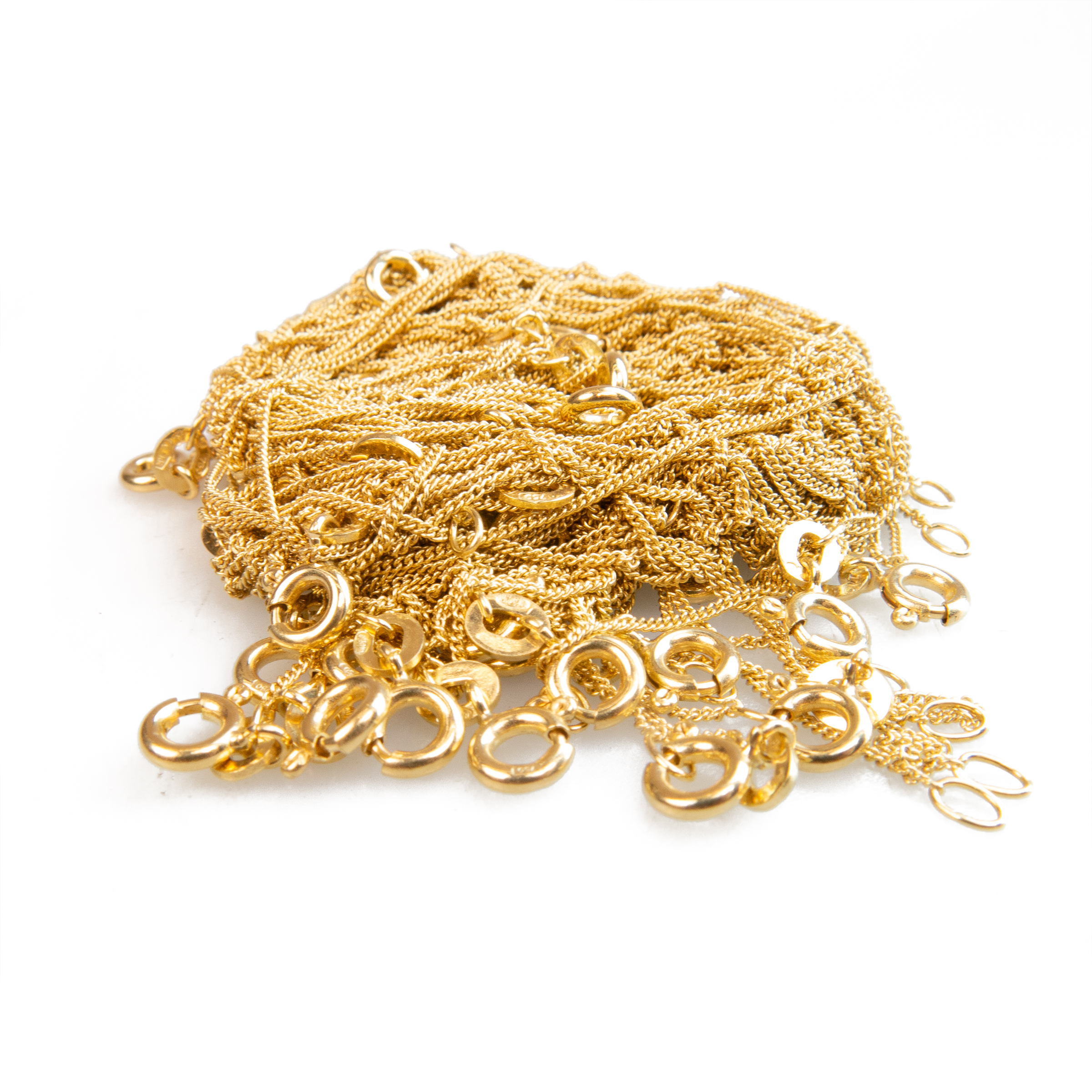 Approximately 46 x 18k Yellow Gold Fine Chains