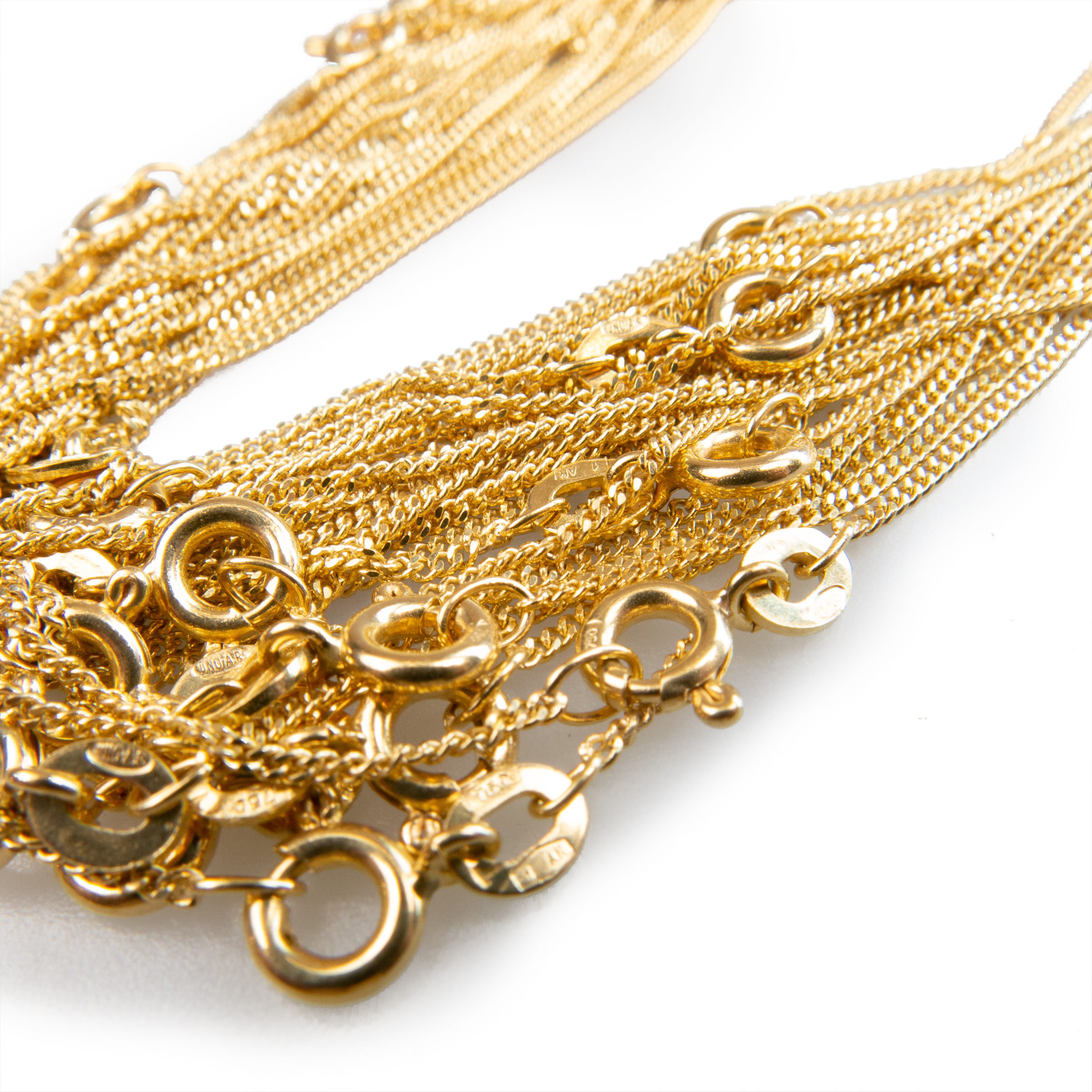 26 x 18k Yellow Gold Chains
