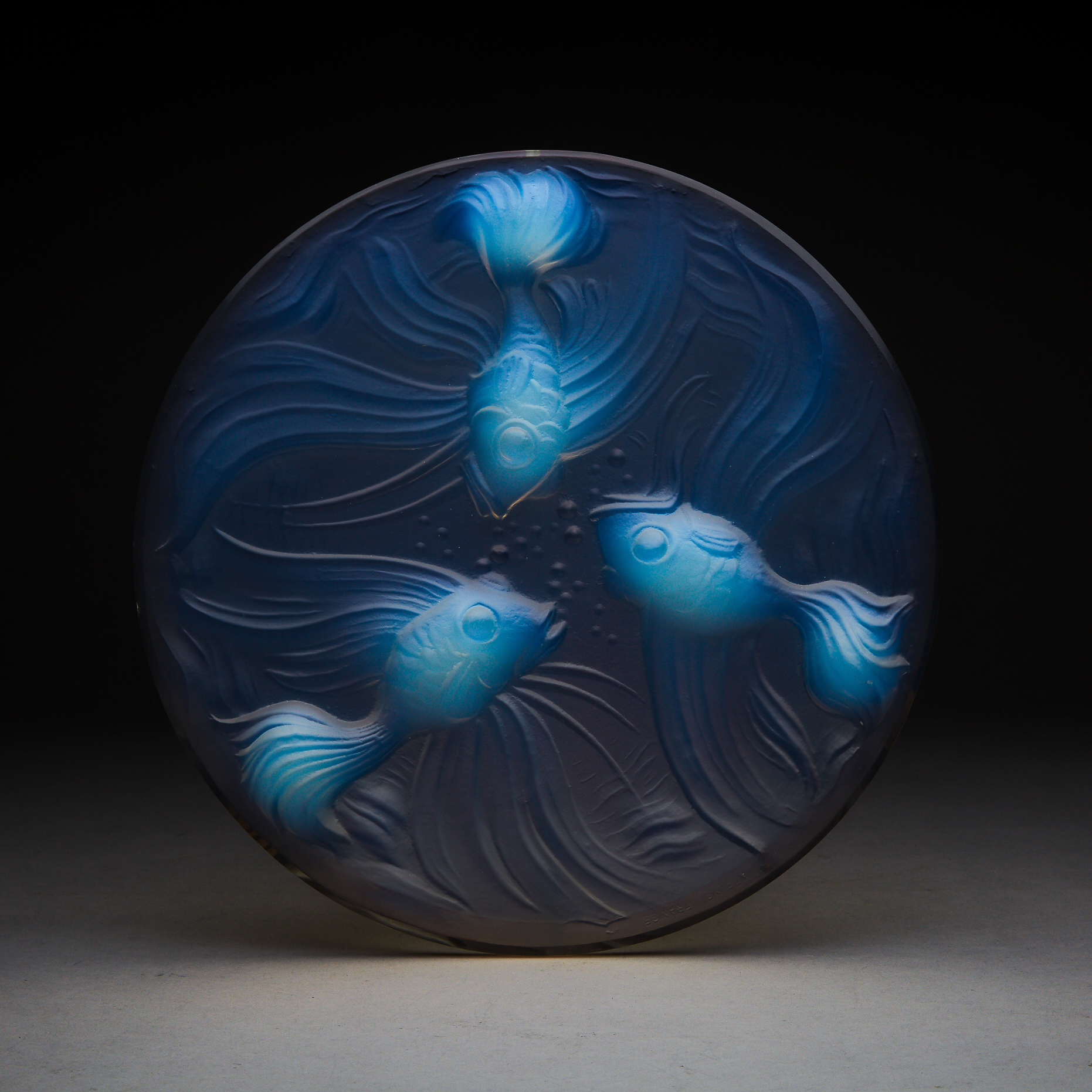 Verlys 'Fish' Moulded and Frosted Opalescent Glass Circular Plaque, c.1930
