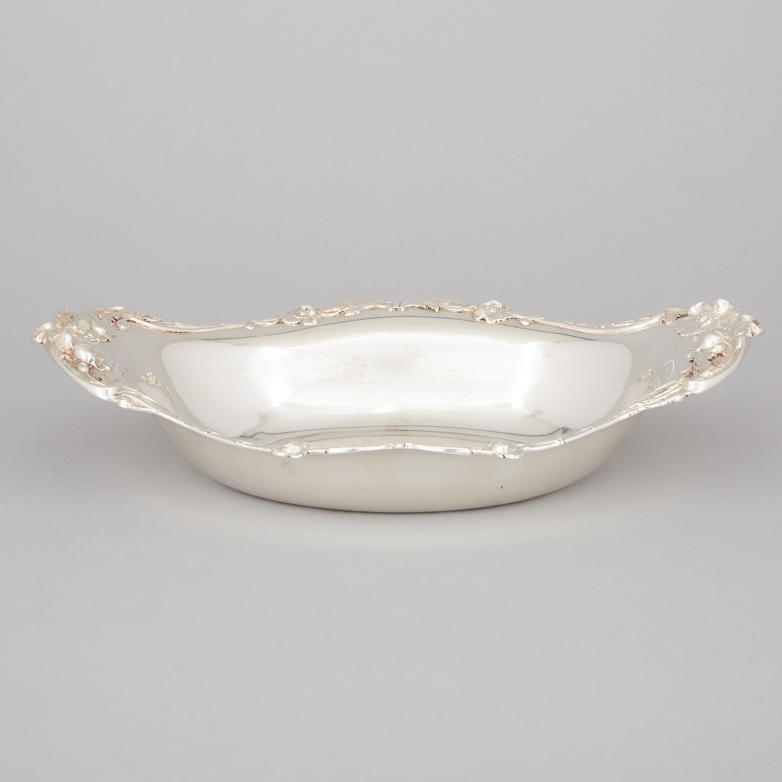American Silver Oval Berry Bowl, R. Wallace & Sons, Wallingford, Ct., c.1900