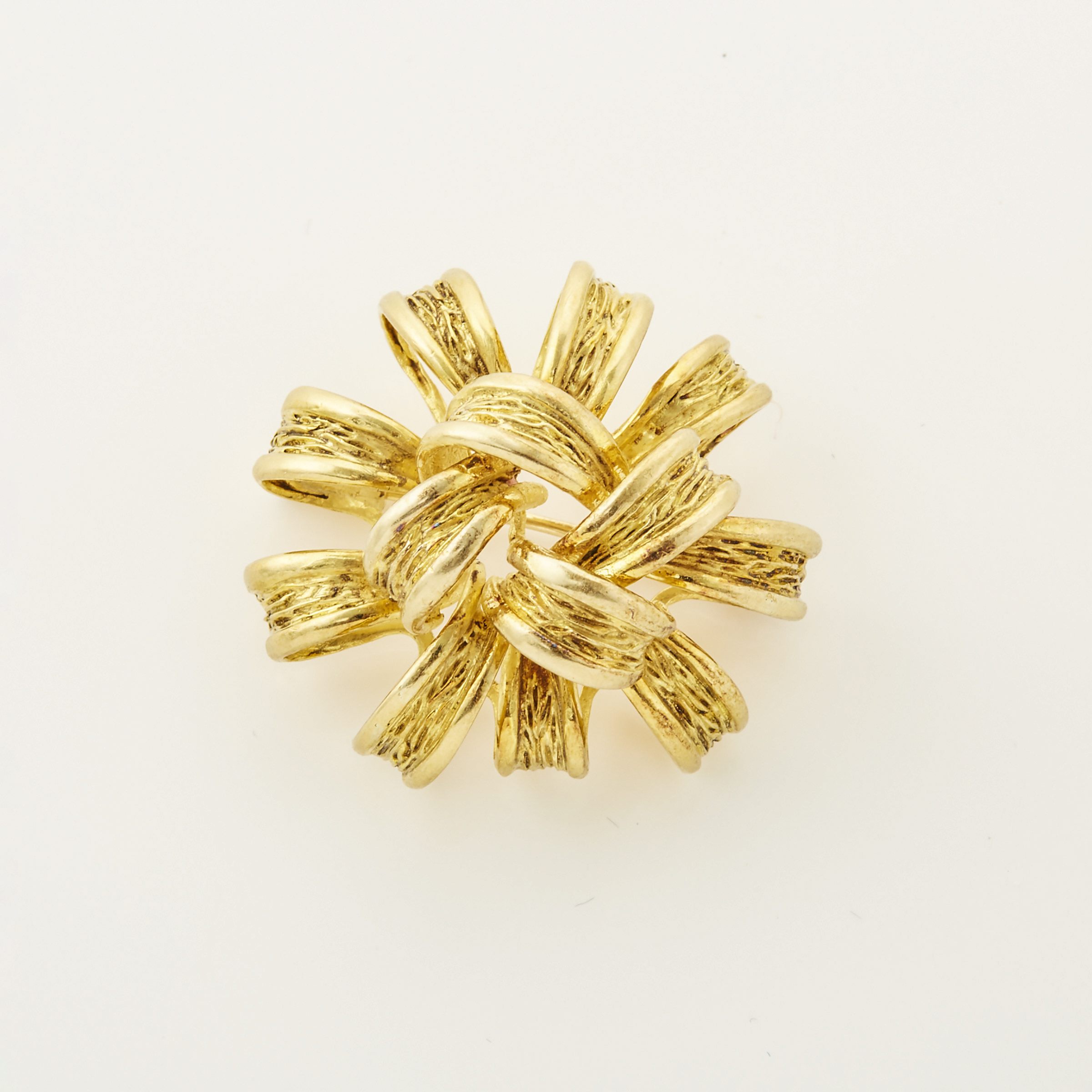 French 18k Yellow Gold Circular Knot Brooch