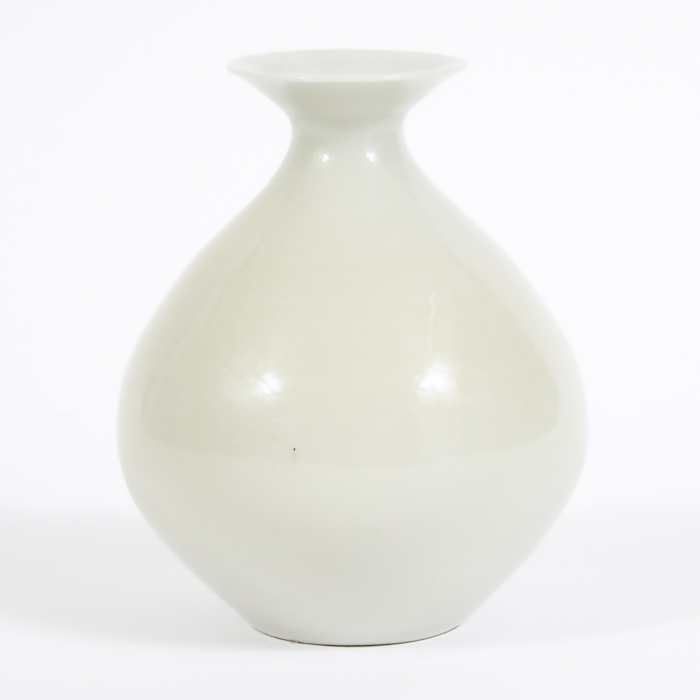 Harlan House (Canadian, b.1943), White Glazed Vase, 1974