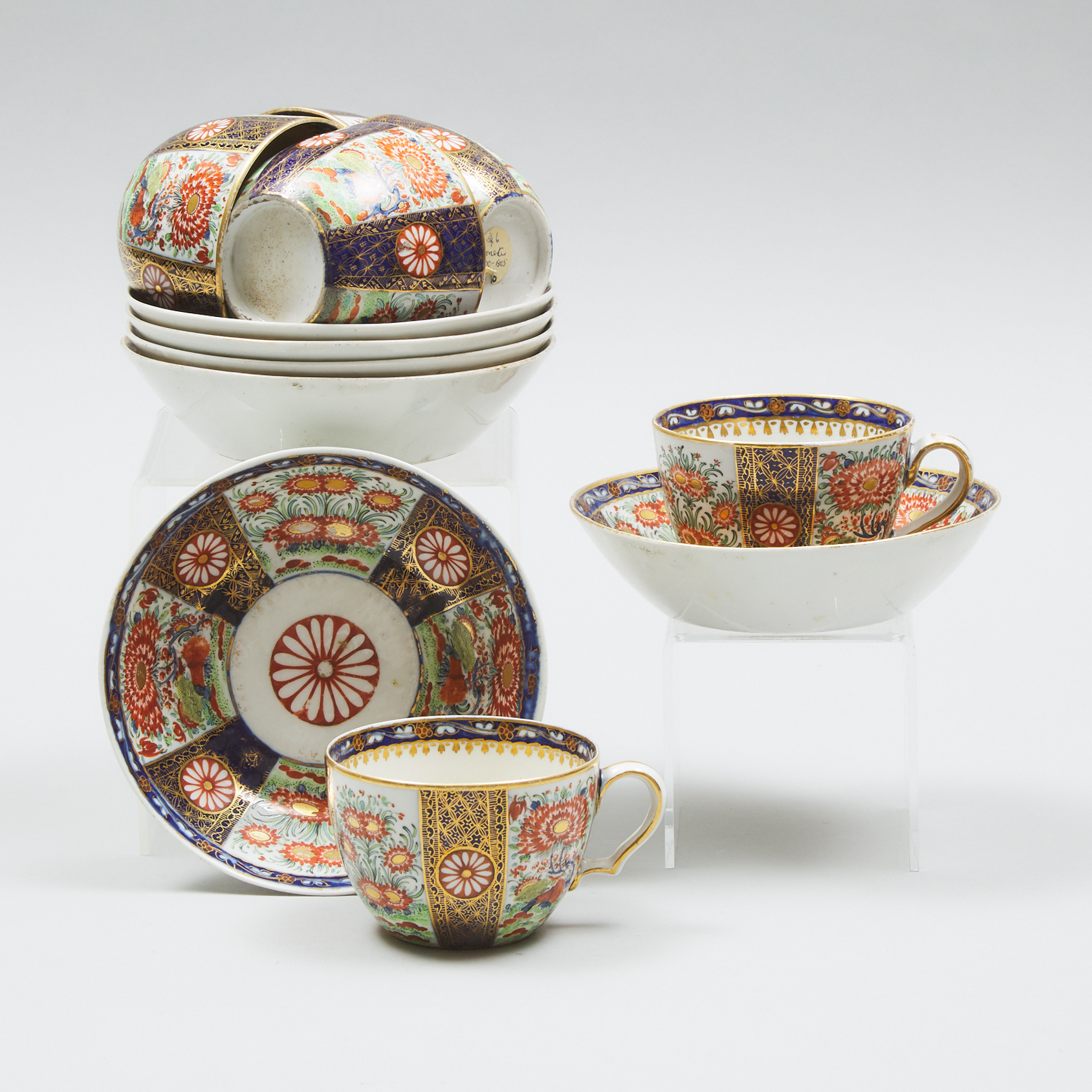 Six Chamberlains Worcester Japan Pattern Tea Cups and Saucers, early 19th century