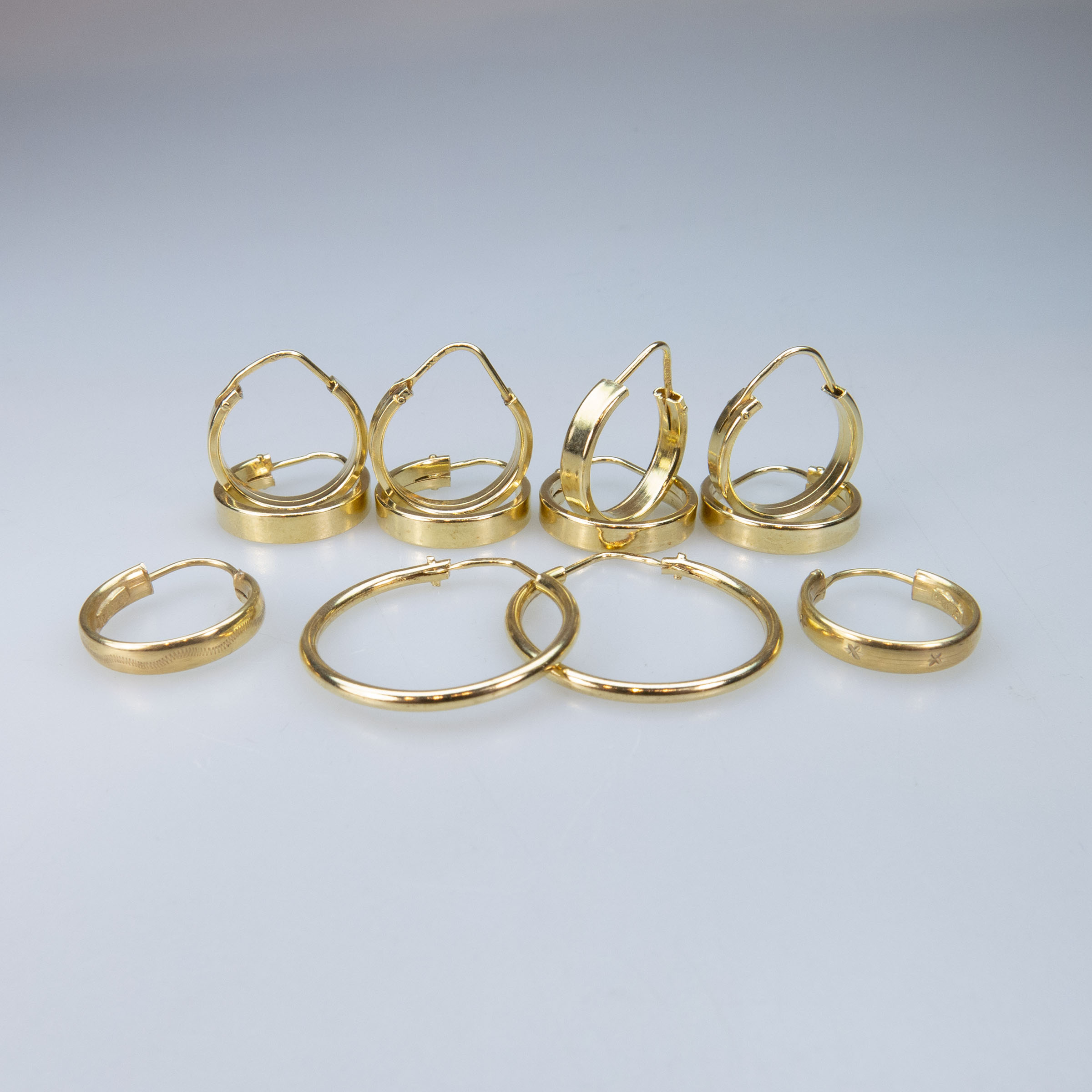 6 x Pairs Of 18k Yellow Gold Hoop Earrings