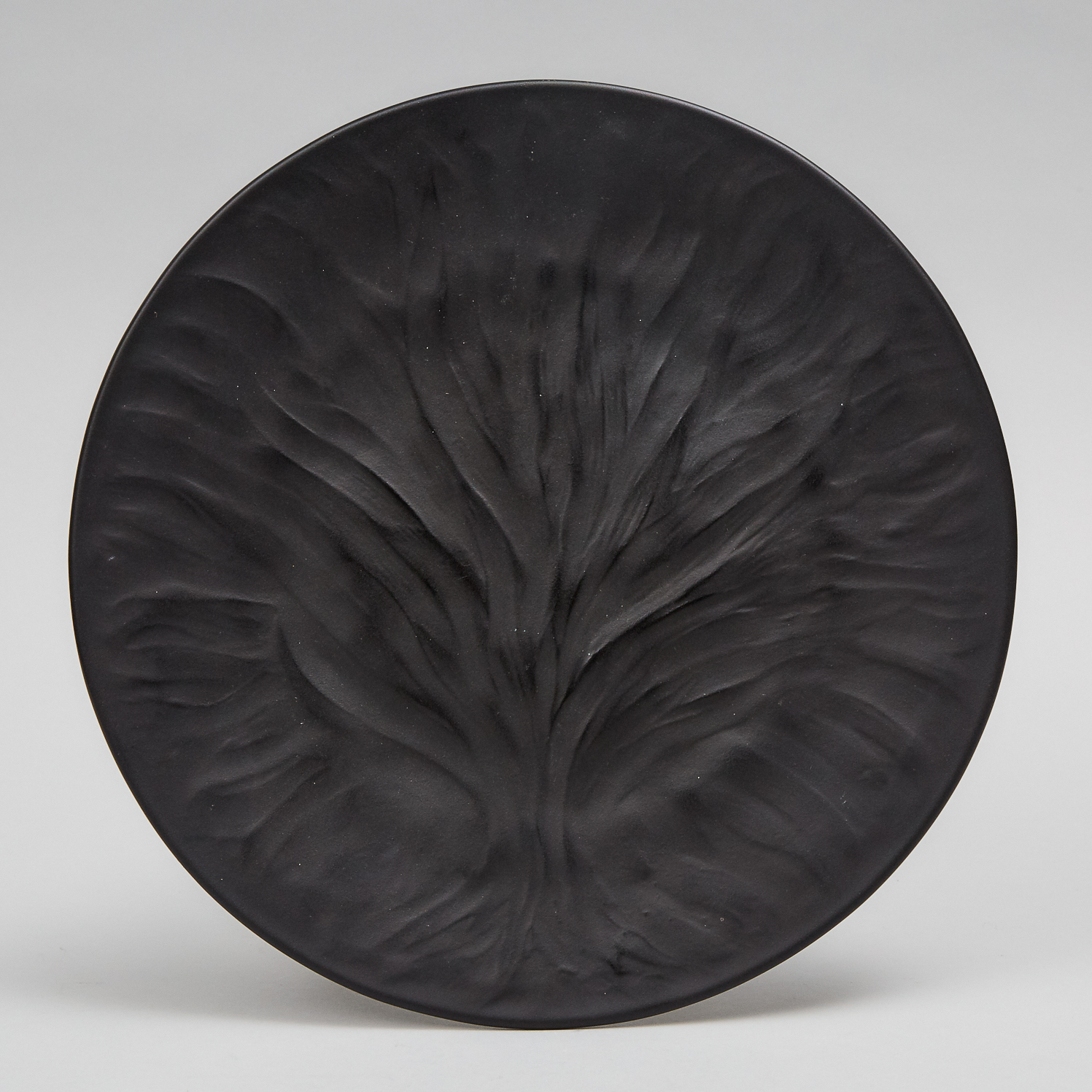 ‘Algues’, Lalique Moulded and Frosted Black Glass Plate, post-1945