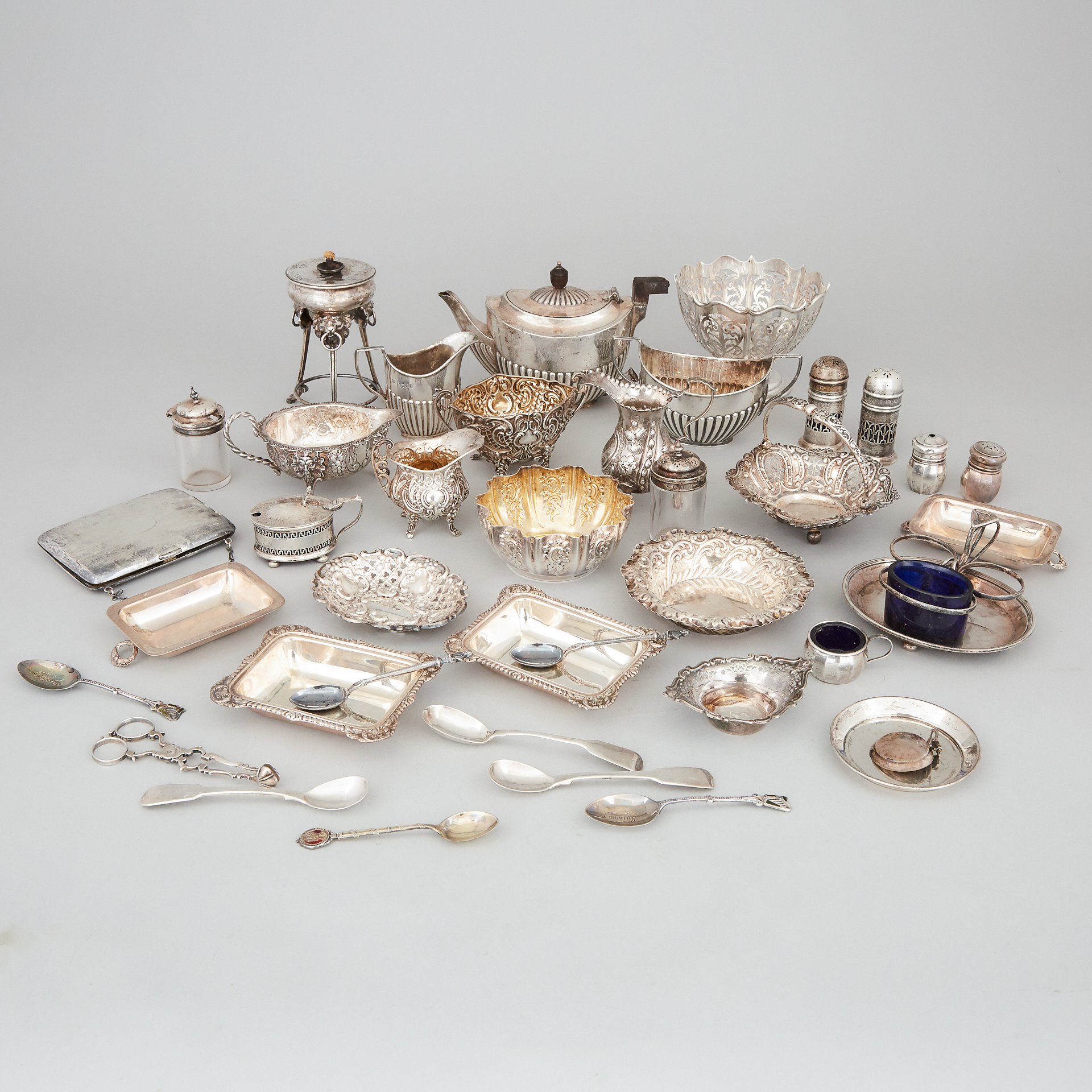 Group of Georgian, Victorian and Later English Silver, 18th-20th century