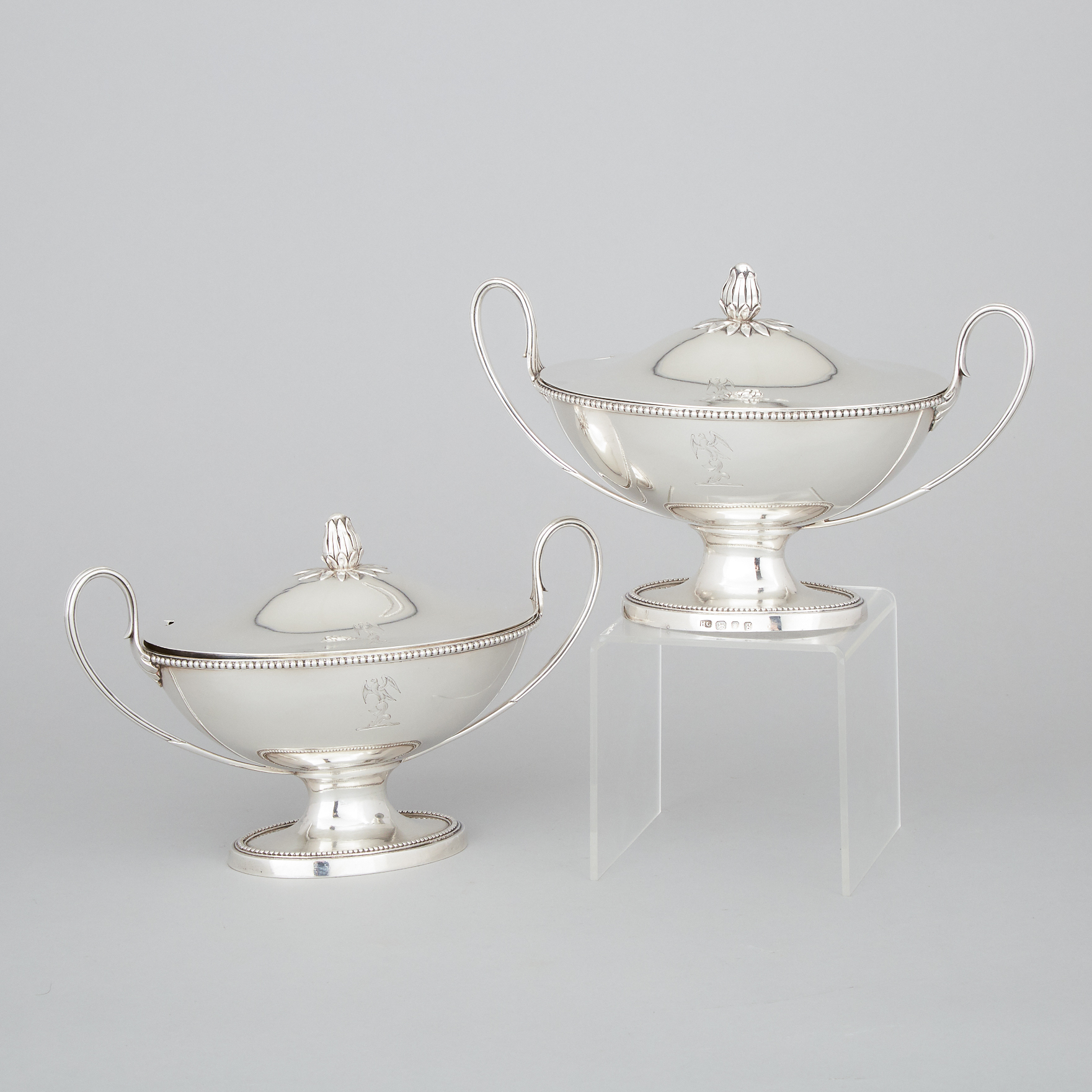 Pair of George III Silver Oval Sauce Tureens and Covers, Henry Greenway, London, 1782