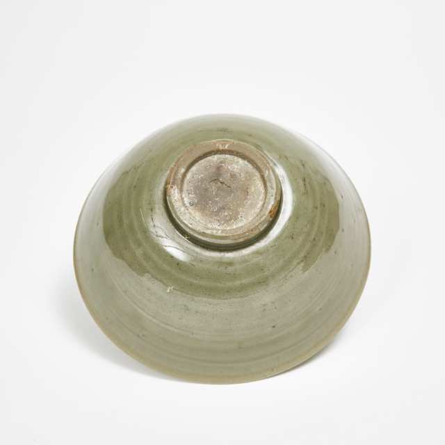 A Longquan Celadon Glazed Bowl, Ming Dynasty