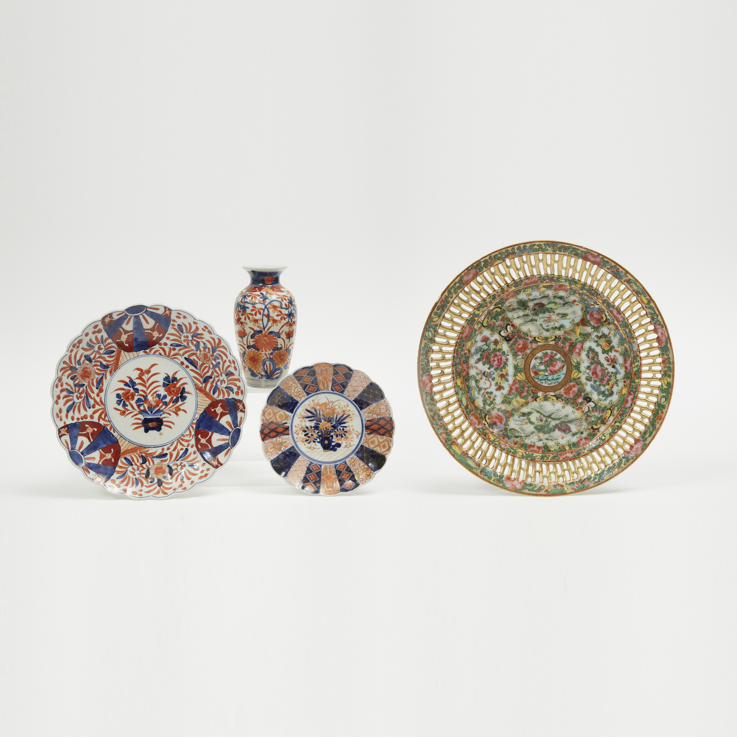 A Group of Three Imari Wares and One Canton Famille Rose Dish, 18/19th Century