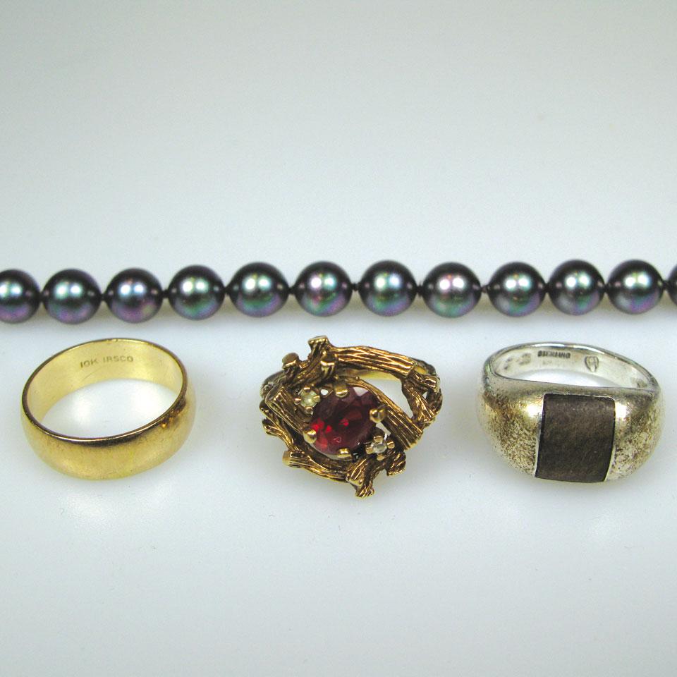 Small quantity of gold and silver jewellery