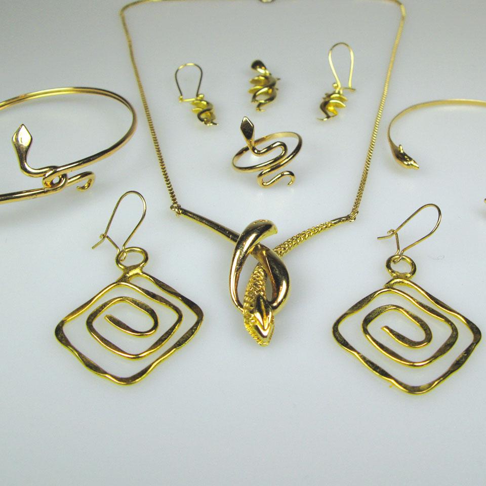 Small quantity of gold jewellery