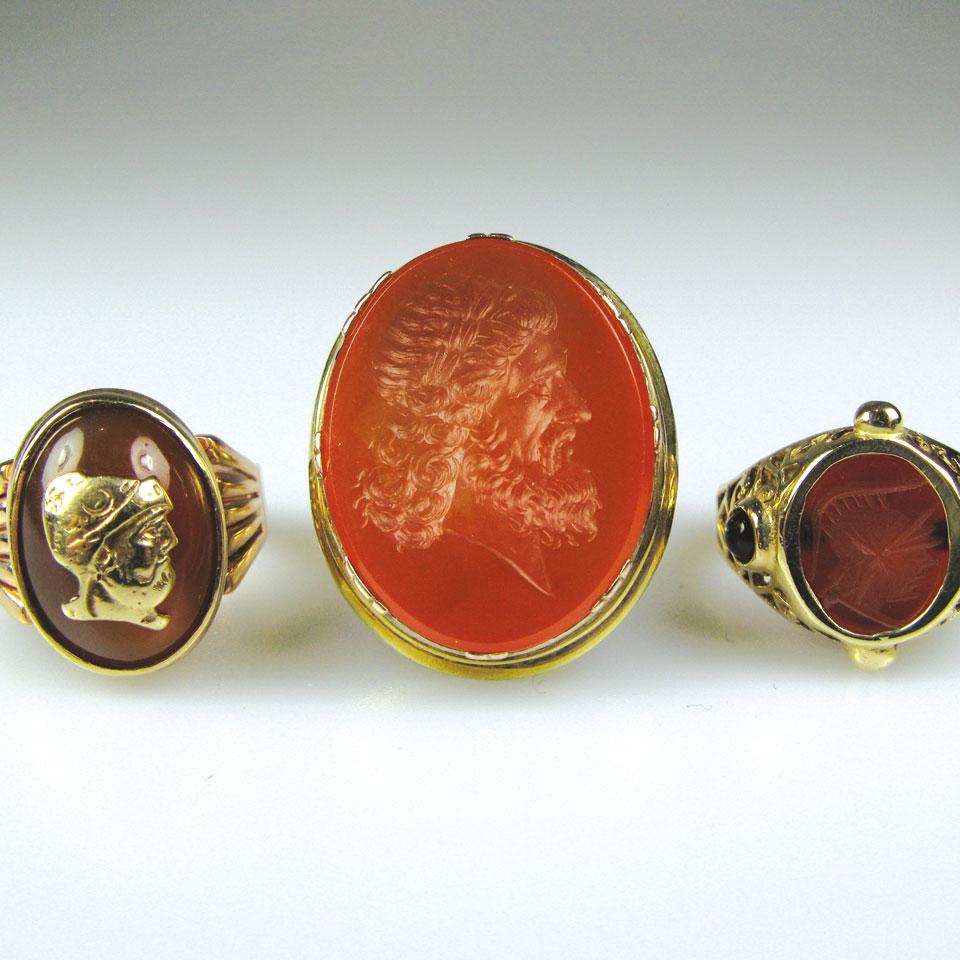14k yellow gold ring set with a carnelian intaglio