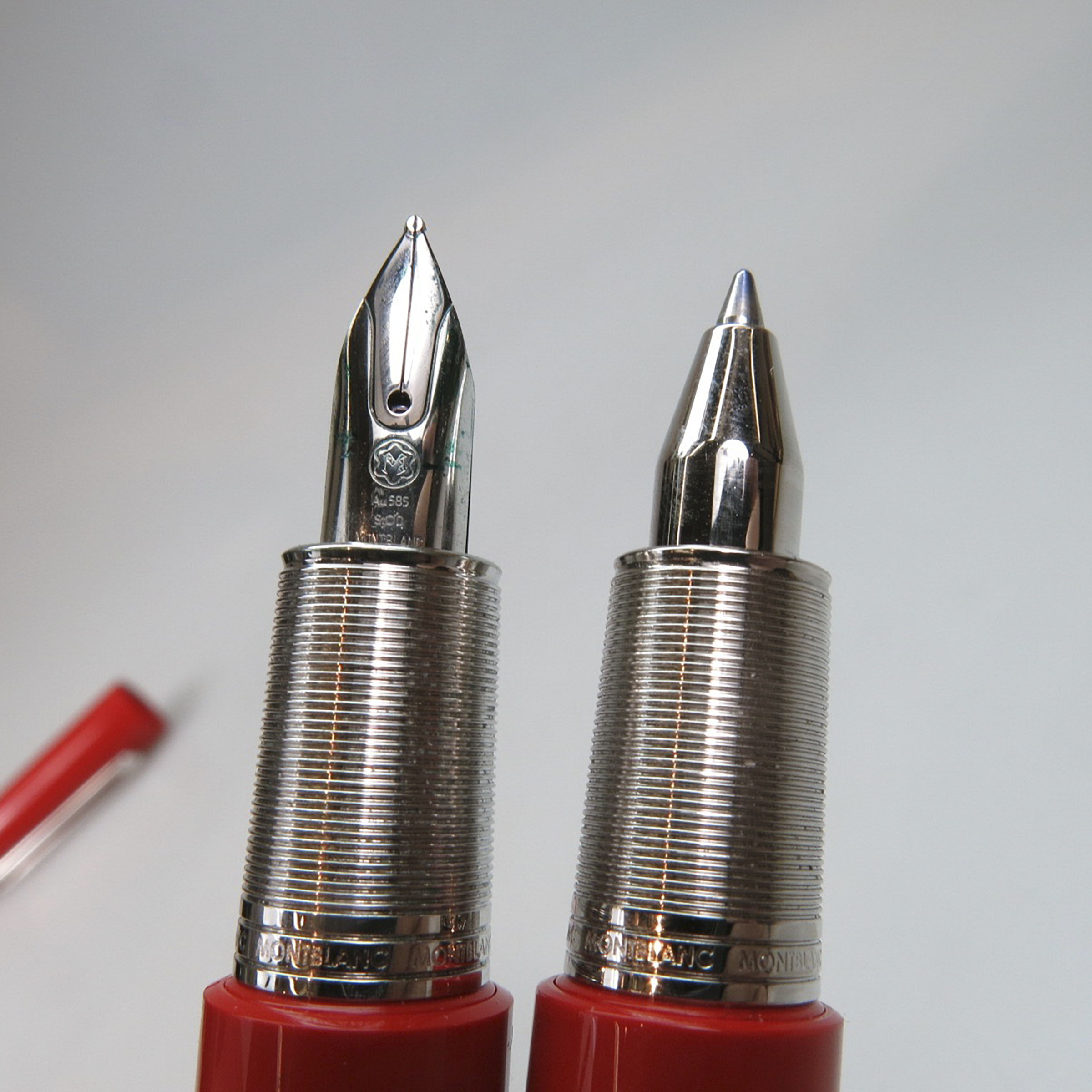 Montblanc "(Montblanc) M Red" Fountain Pen And Rollerball Pen