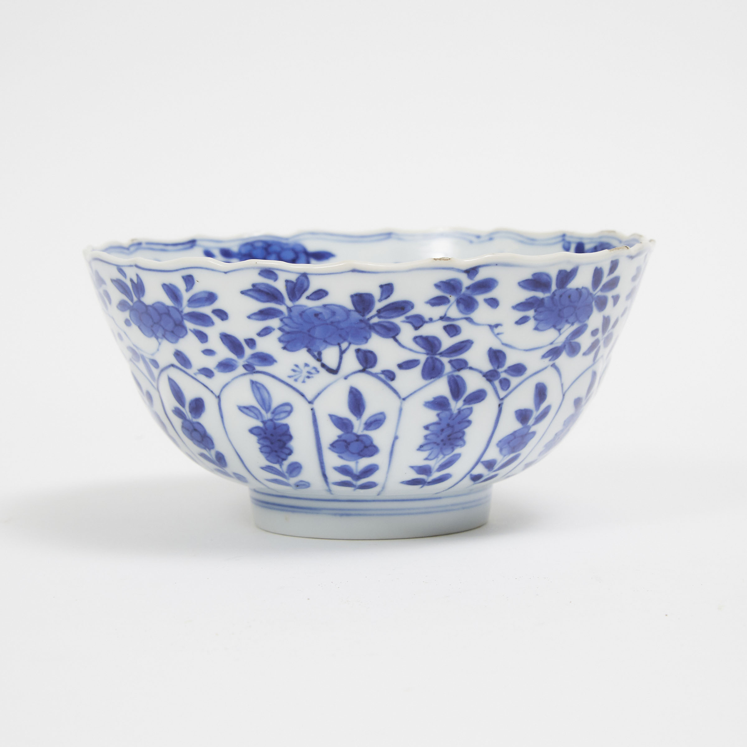 A Blue and White Barbed-Rim Bowl, Kangxi Mark and Period (1662-1722)