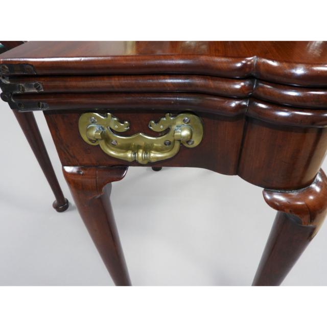 English or American Chippendale Mahogany Turret Top Games and Tea Table, c.1760