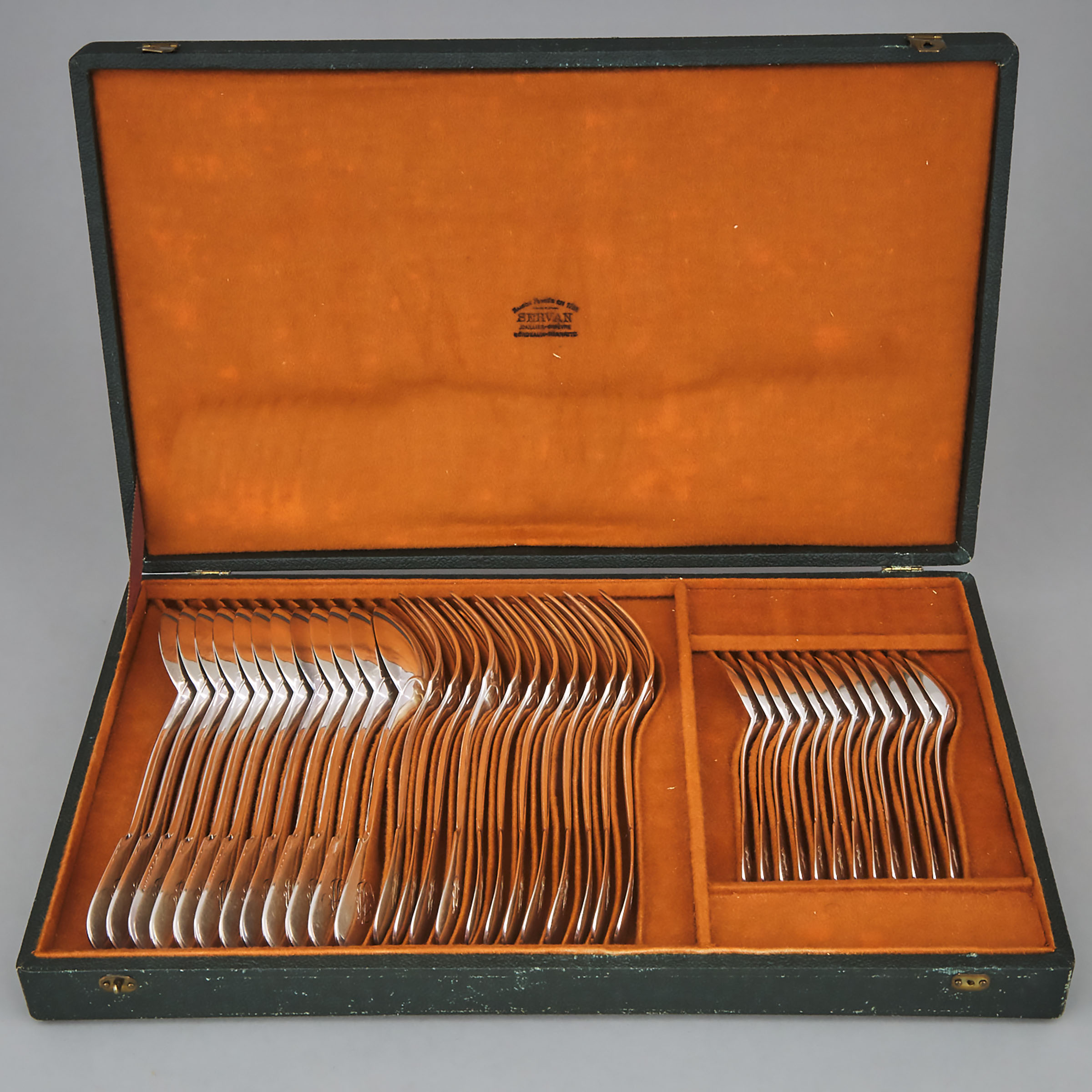 French Silver Fiddle Pattern Flatware Service, Olier & Caron, Paris, early 20th century