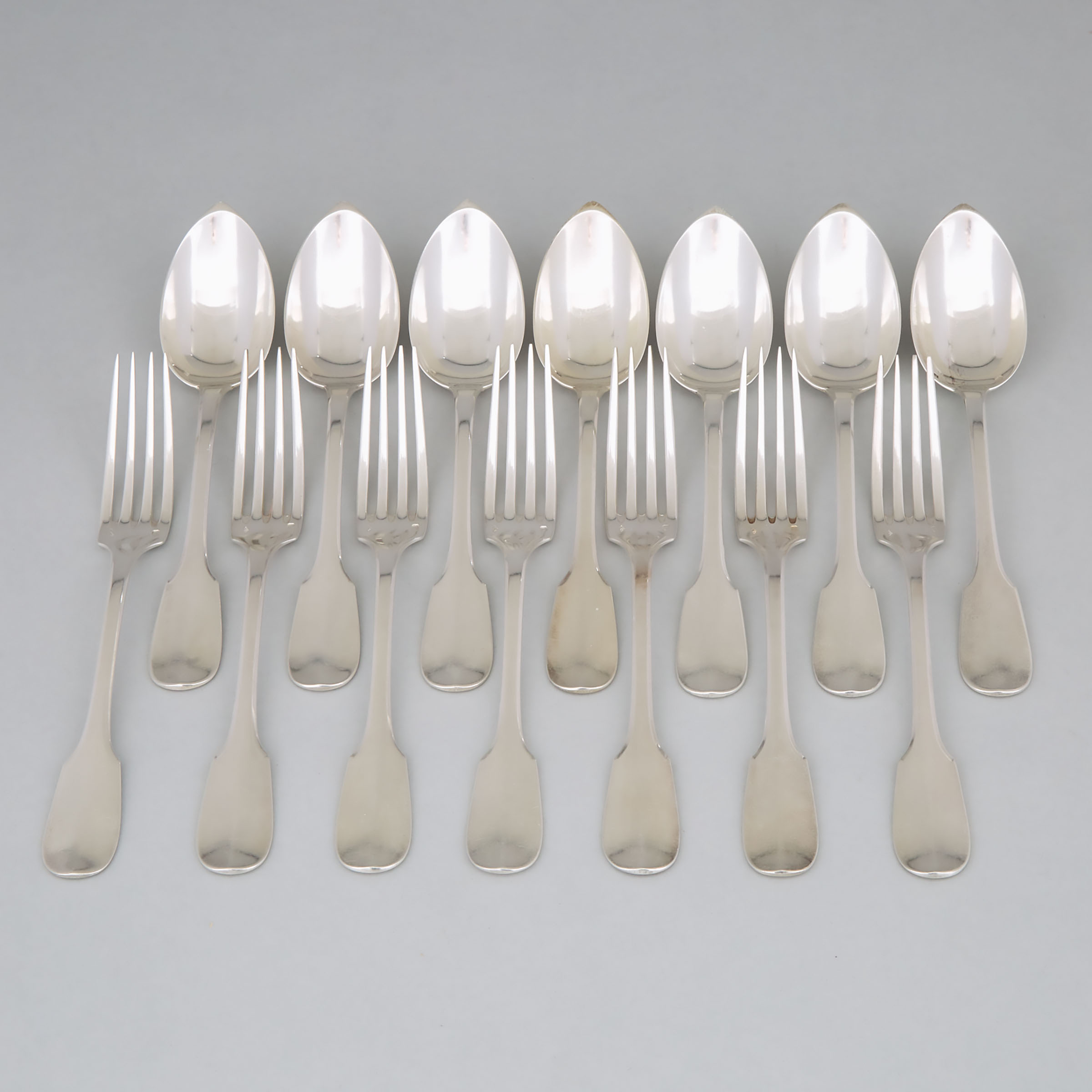French Silver Fiddle Pattern Flatware Service, Olier & Caron, Paris, early 20th century