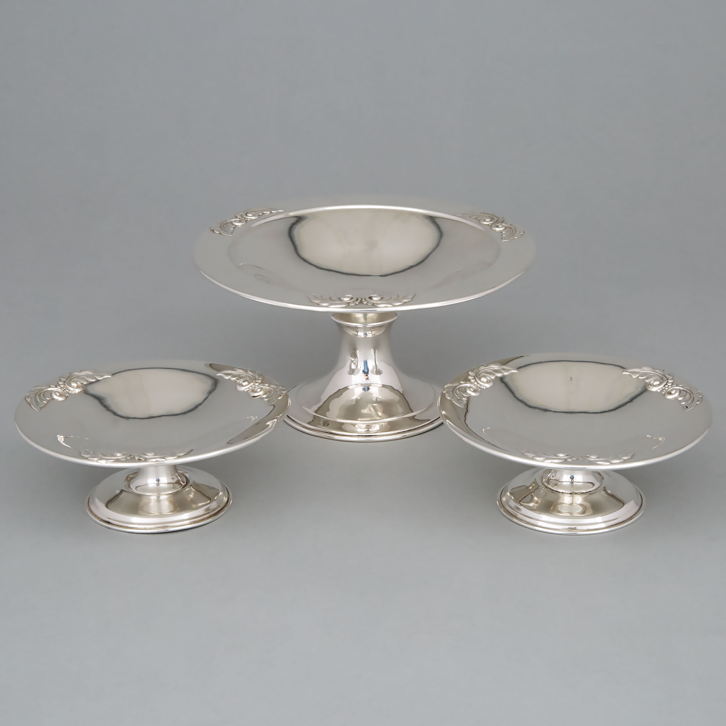 Set of Three Canadian Silver Pedestal-Footed Comports, Poul Petersen, Montreal, Que., mid-20th century
