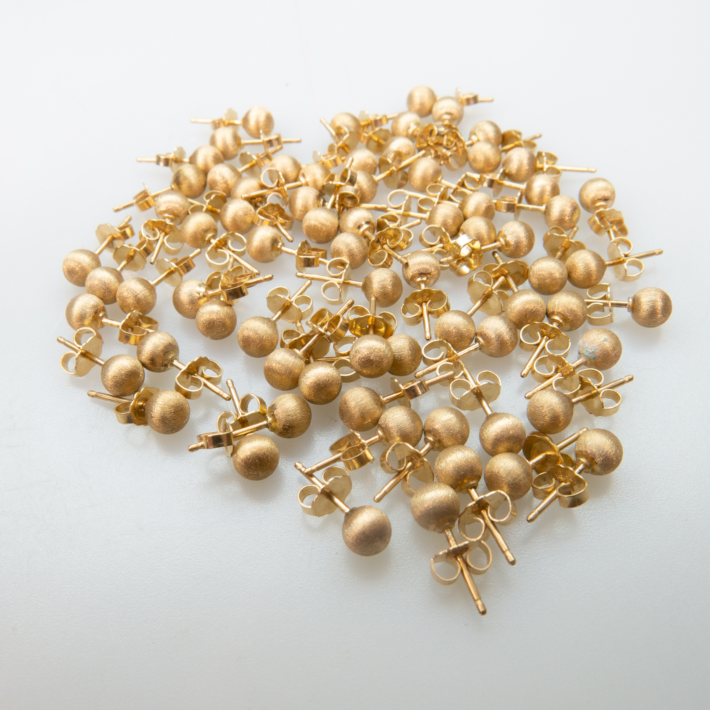 35 x Pairs Of 14k Yellow Gold Stud Earrings