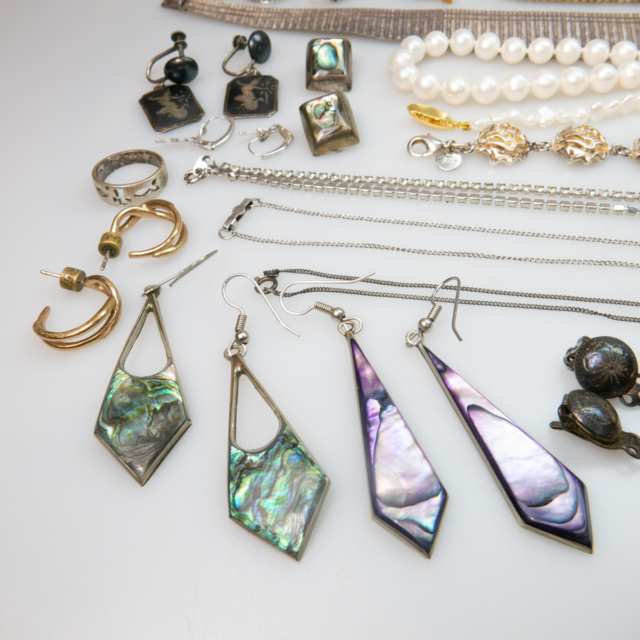Small Quantity Of Silver And Costume Jewellery