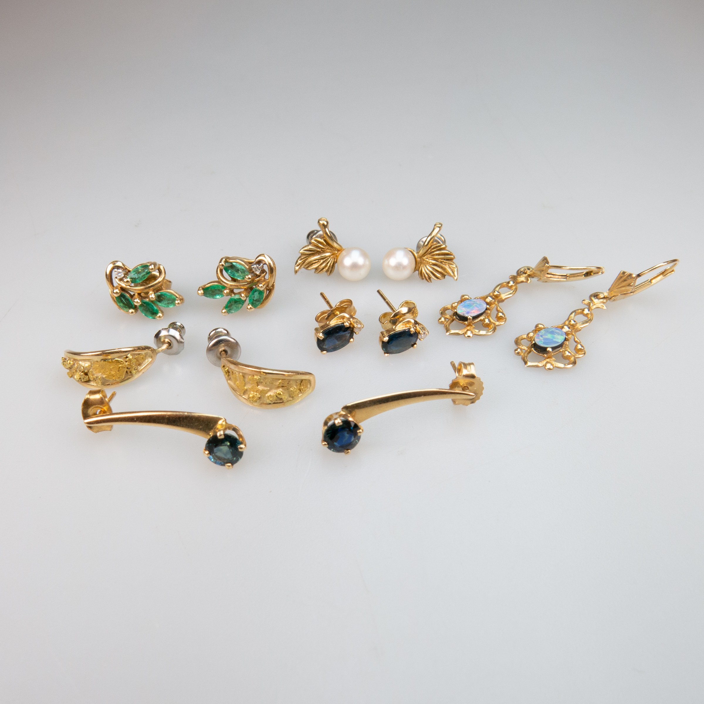 6 Various Pairs Of Yellow Gold Earrings