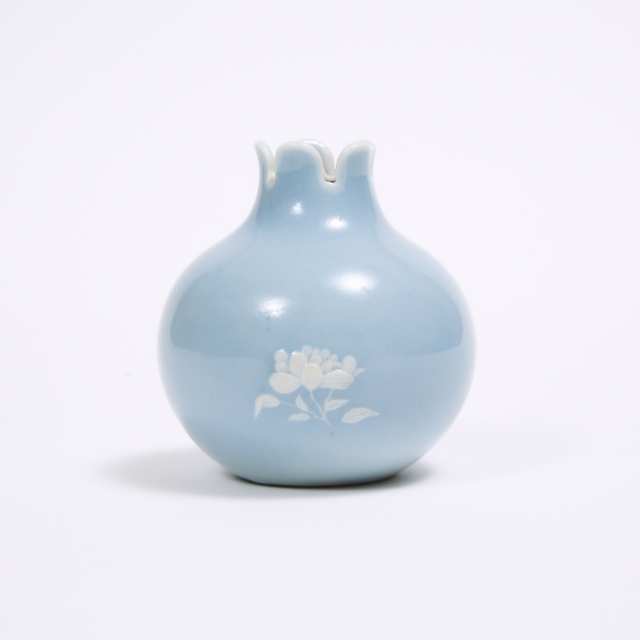A Clair-de-Lune Glazed Pomegranate-Form Vase, Qing Dynasty