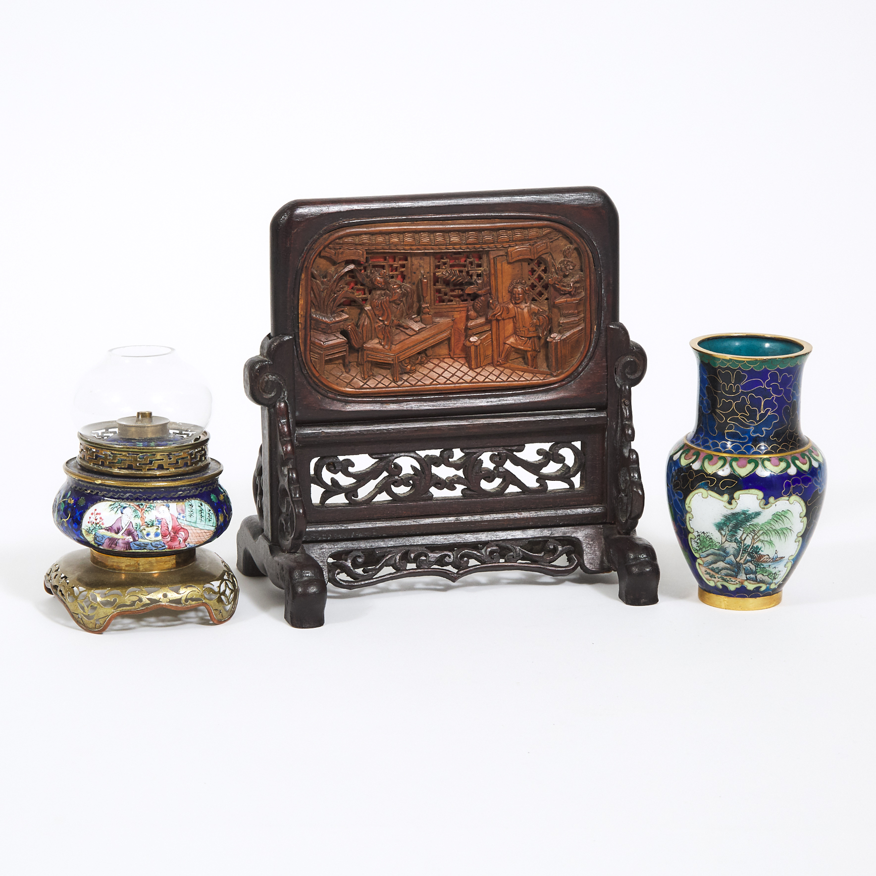 A Group of Three Chinese Export Items, 19th Century