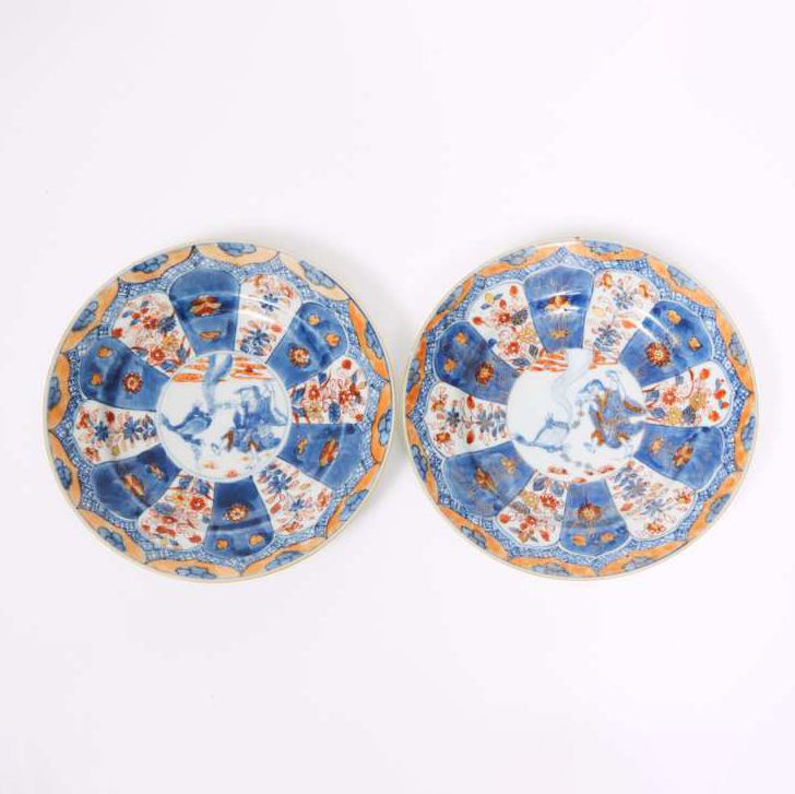 A Rare Pair of Chinese Imari 'Liu Hai and Toad' Plates, 18th Century