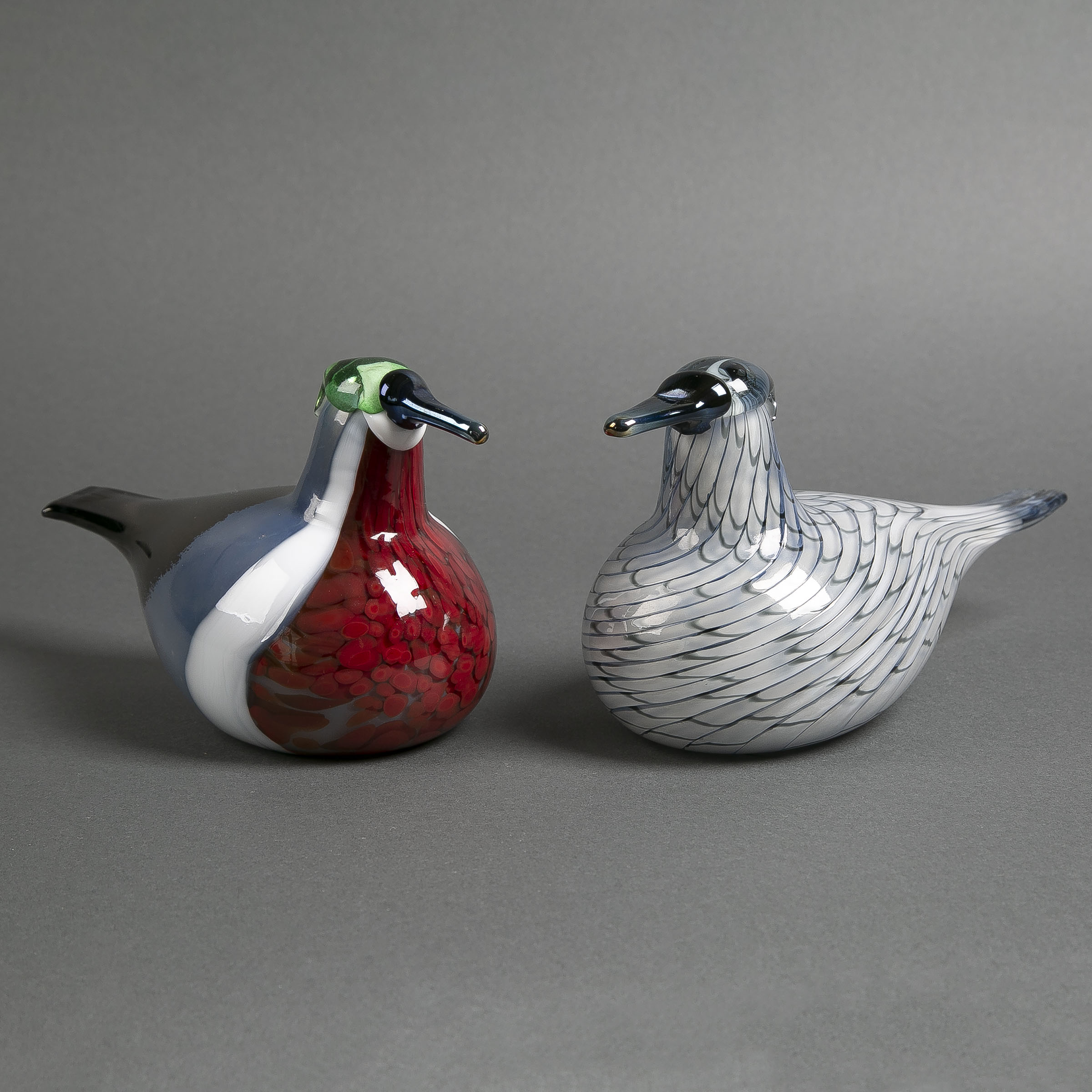 Pair of Iittala Coloured Glass Birds, 23/200, Oiva Toikka, c.2010