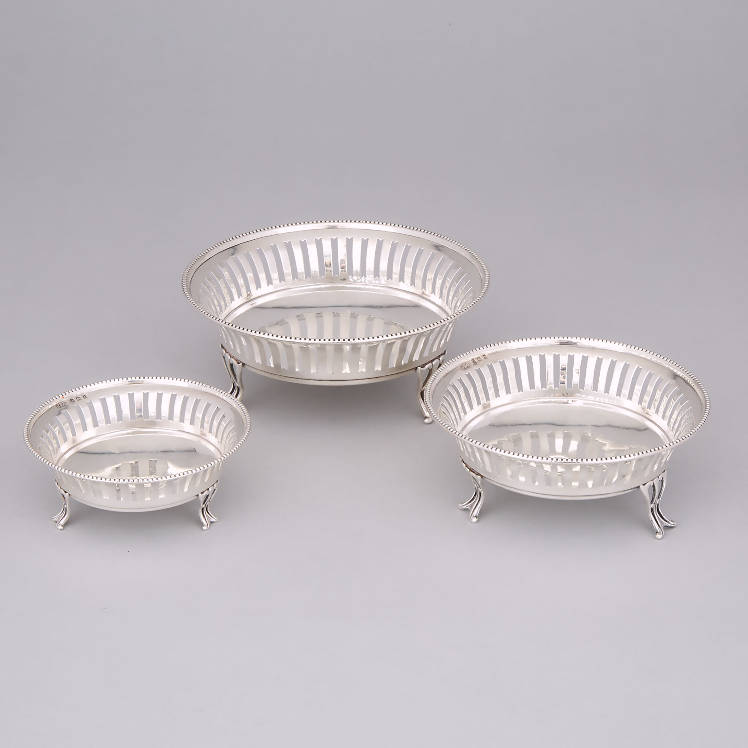 Graduated Set of Three Edwardian Silver Pierced Bowls, William Hair Haseler, Birmingham, 1907/08