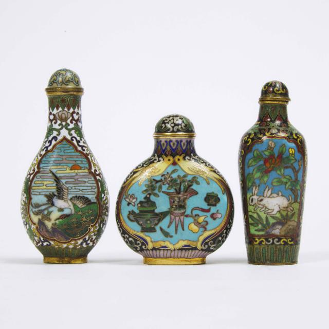 A Group of Three Cloisonné Snuff Bottles, 19th/20th Century