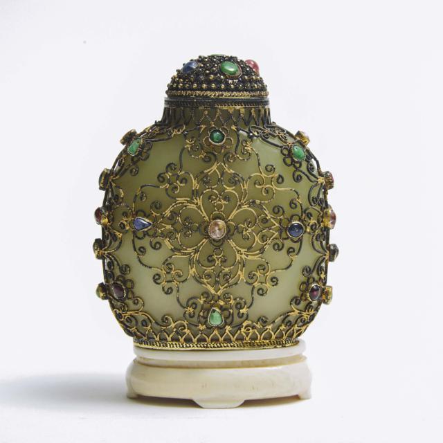 A Filigree and Precious Stone Embellished Jade Snuff Bottle, 19th Century